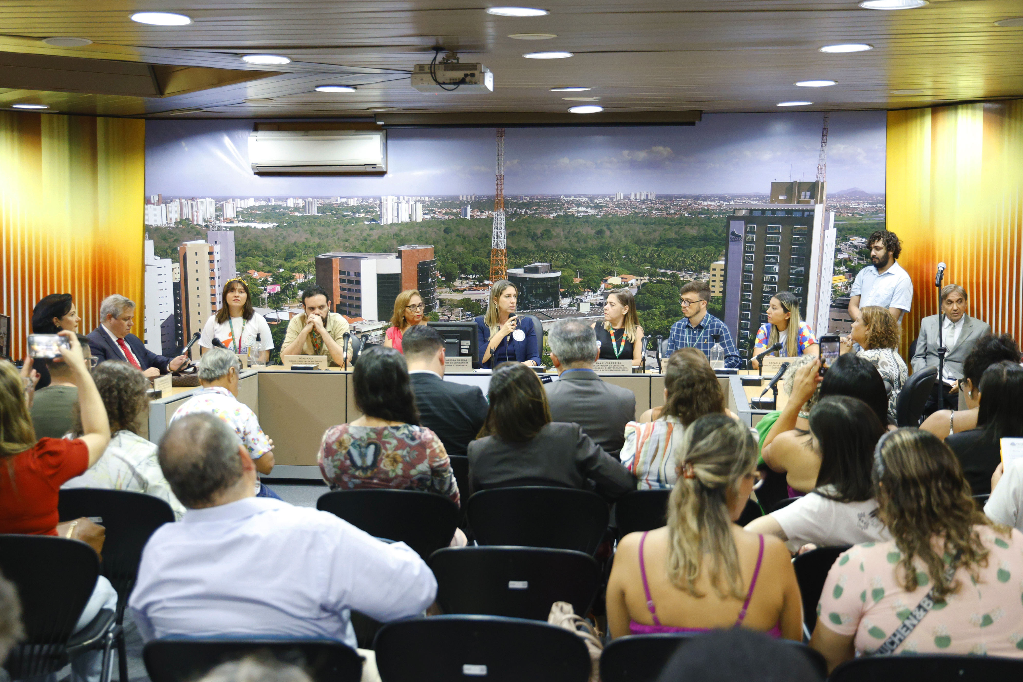 Desafios enfrentados por organizações e pessoas com TEA são apontados em audiência na Alece