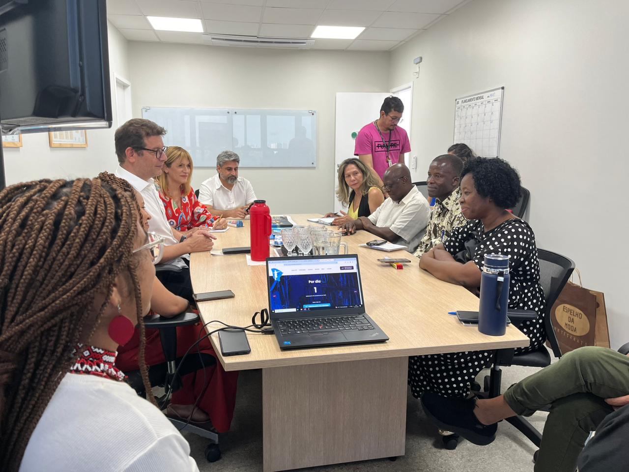 Comitiva de Angola conhece atuação do Comitê de Prevenção e Combate à Violência