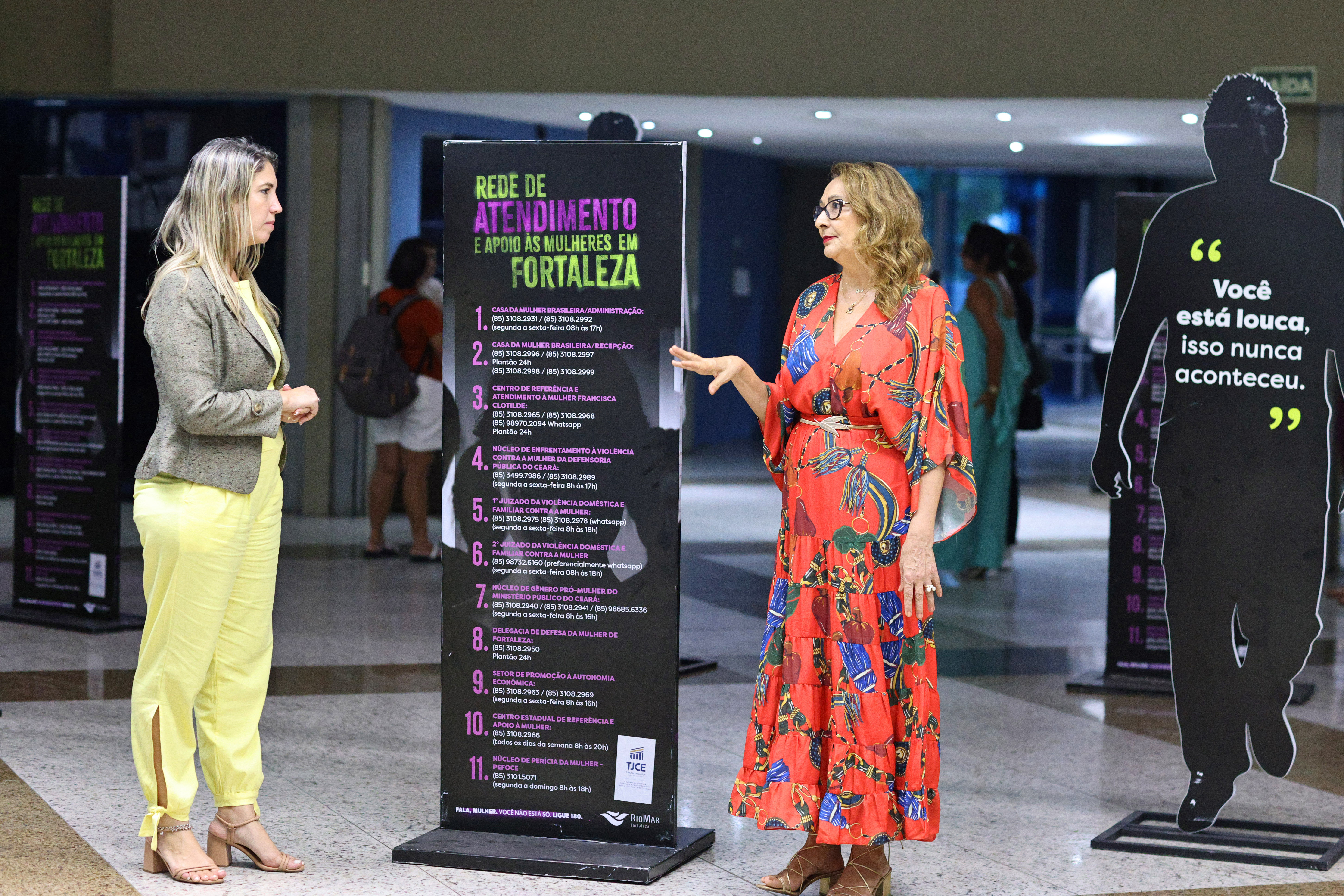 Exposição “Fala, mulher. Você não está só” é aberta na Alece