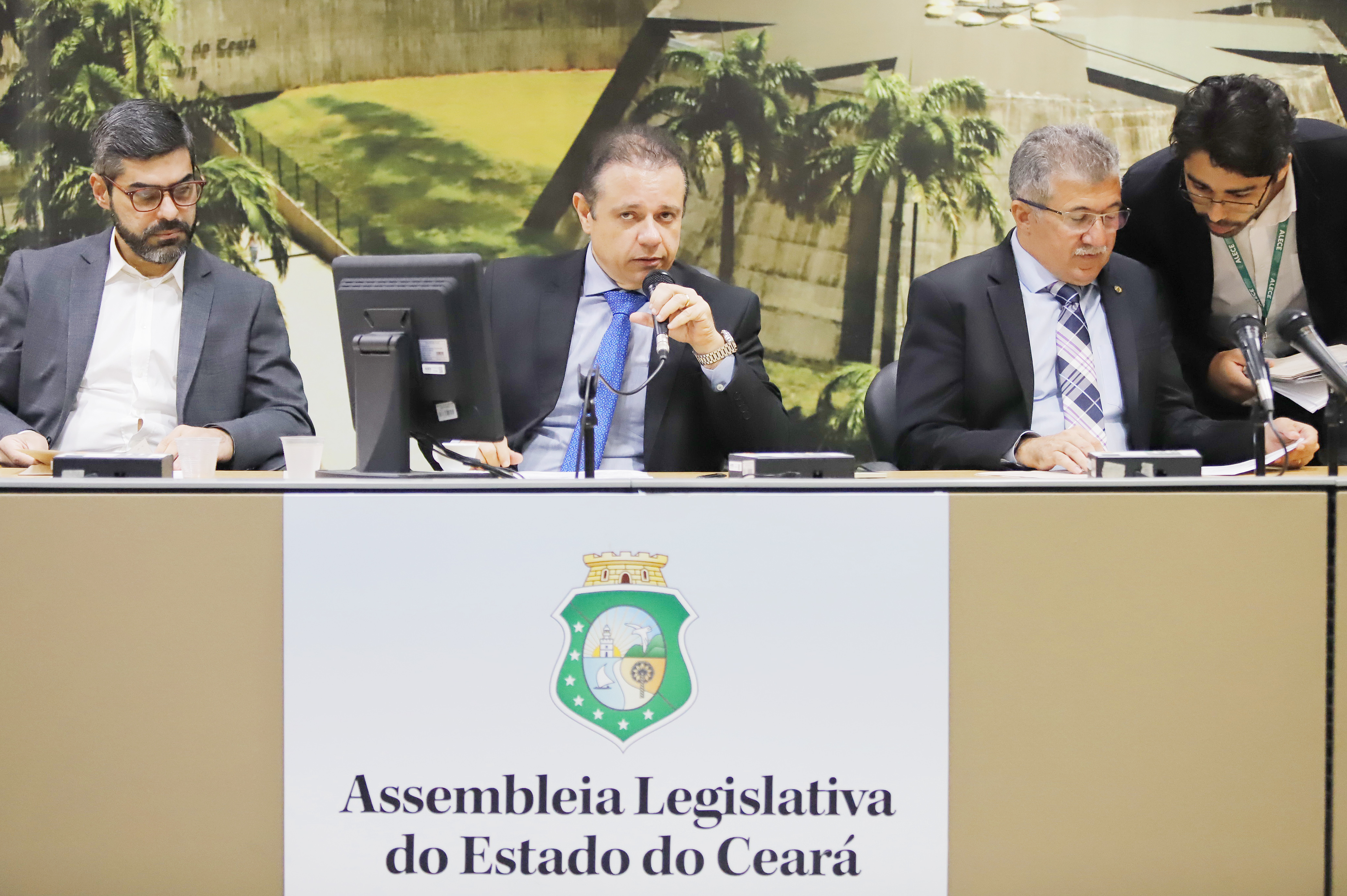 Comissão aprova aumento de vantagens para professores da educação básica