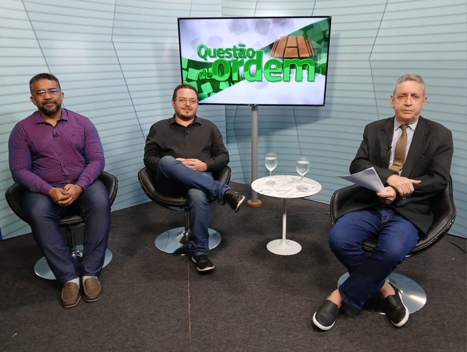 Professores Emanuel Freitas e Cleyton Monte e jornalista Renato Abreu