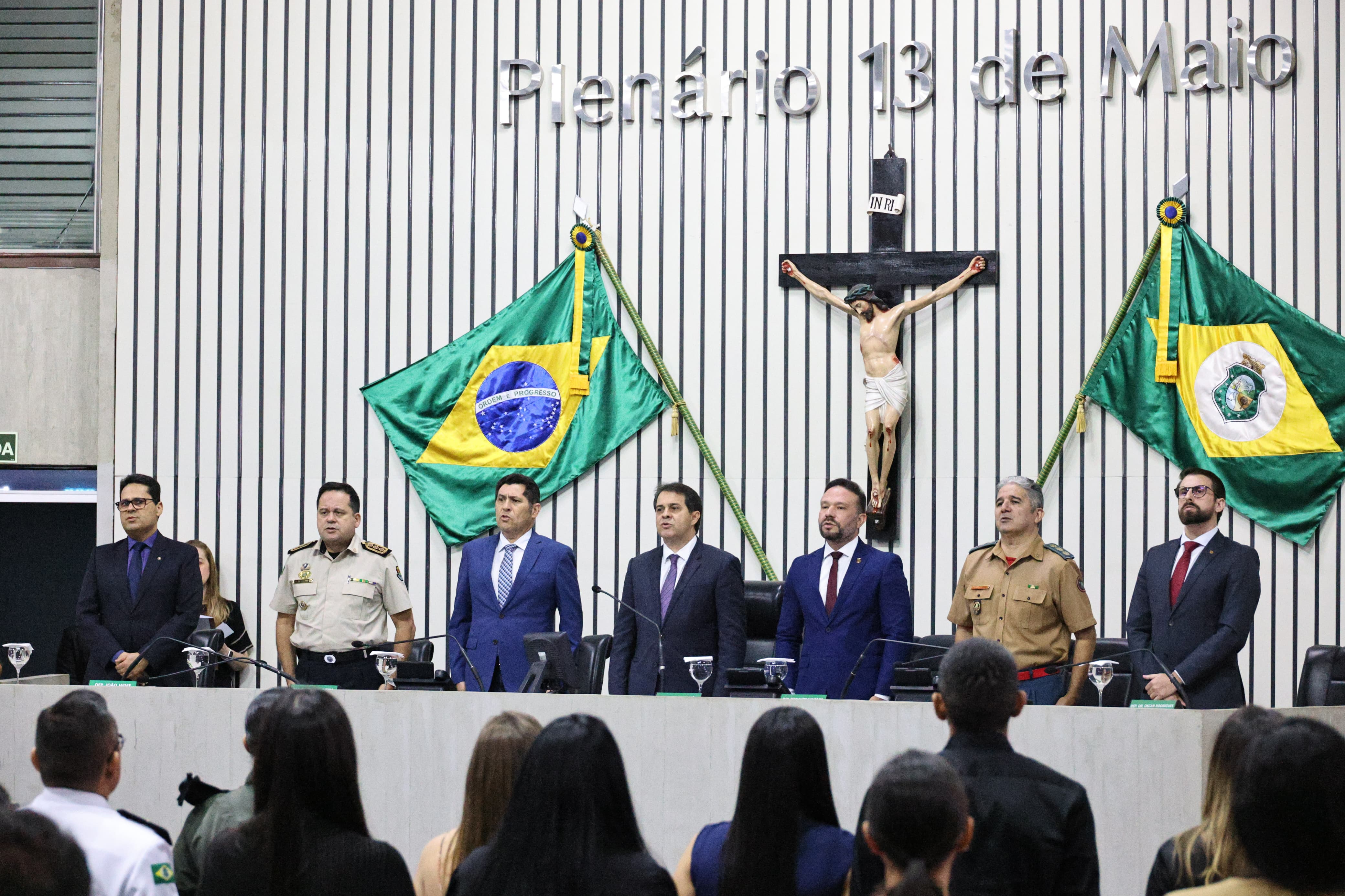 Atuação da AESP-CE na formação de civis e militares é destacada em solene na Alece
