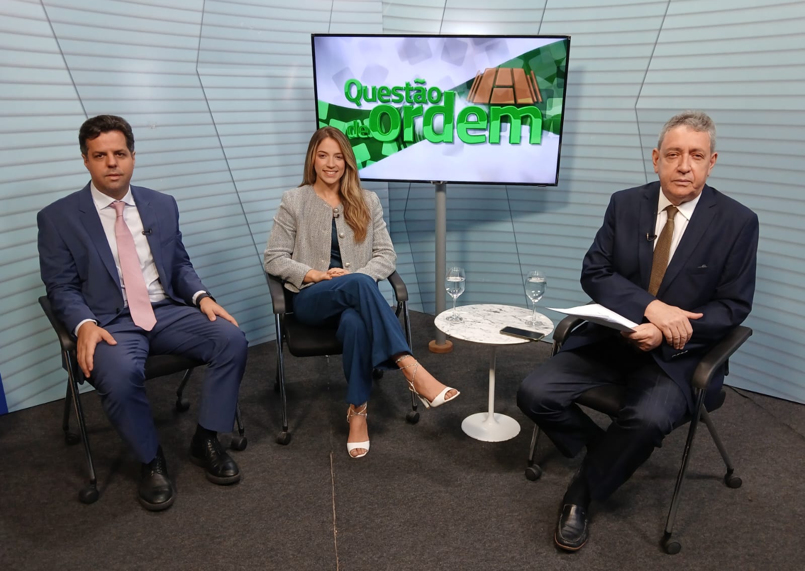 Advogados Cássio Pacheco e Lívia Chaves e jornalista Renato Abreu