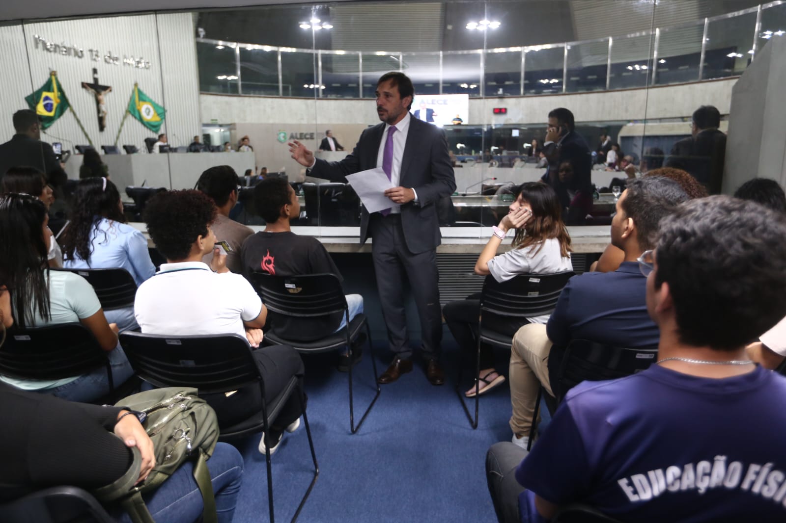 Alunos da Escola Jesus, Maria e José visitam a Alece