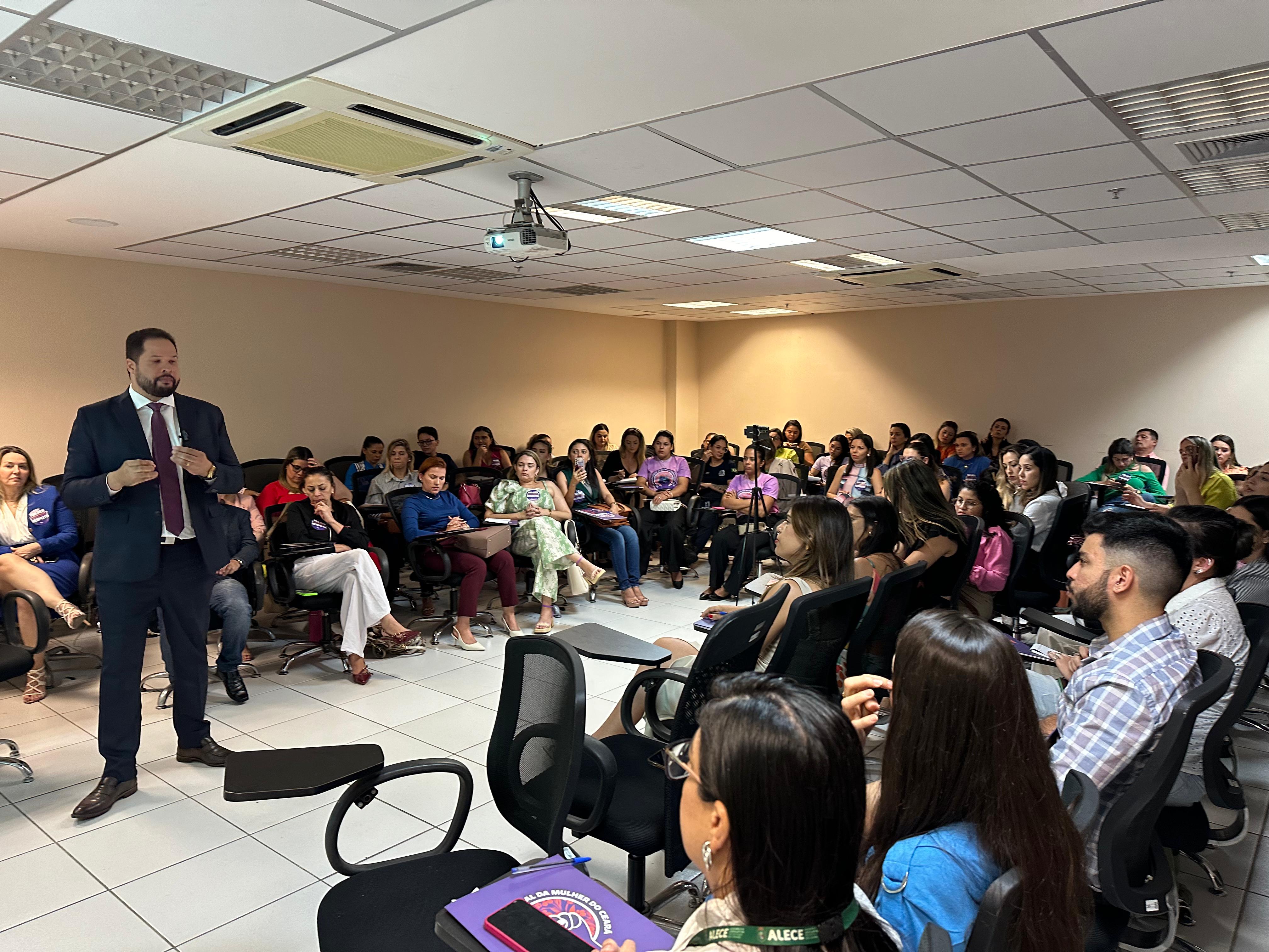 Procuradoria Especial da Mulher e TJCE realizam treinamento de procuradorias municipais