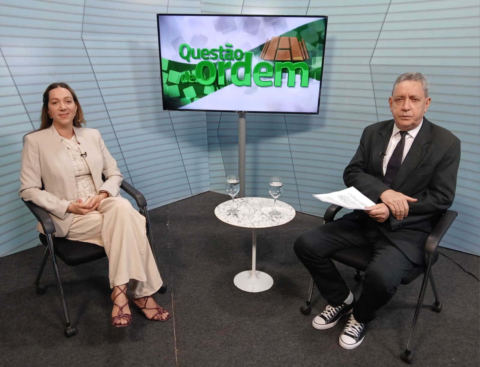 Engenheira Amanda Melo e jornalista Renato Abreu