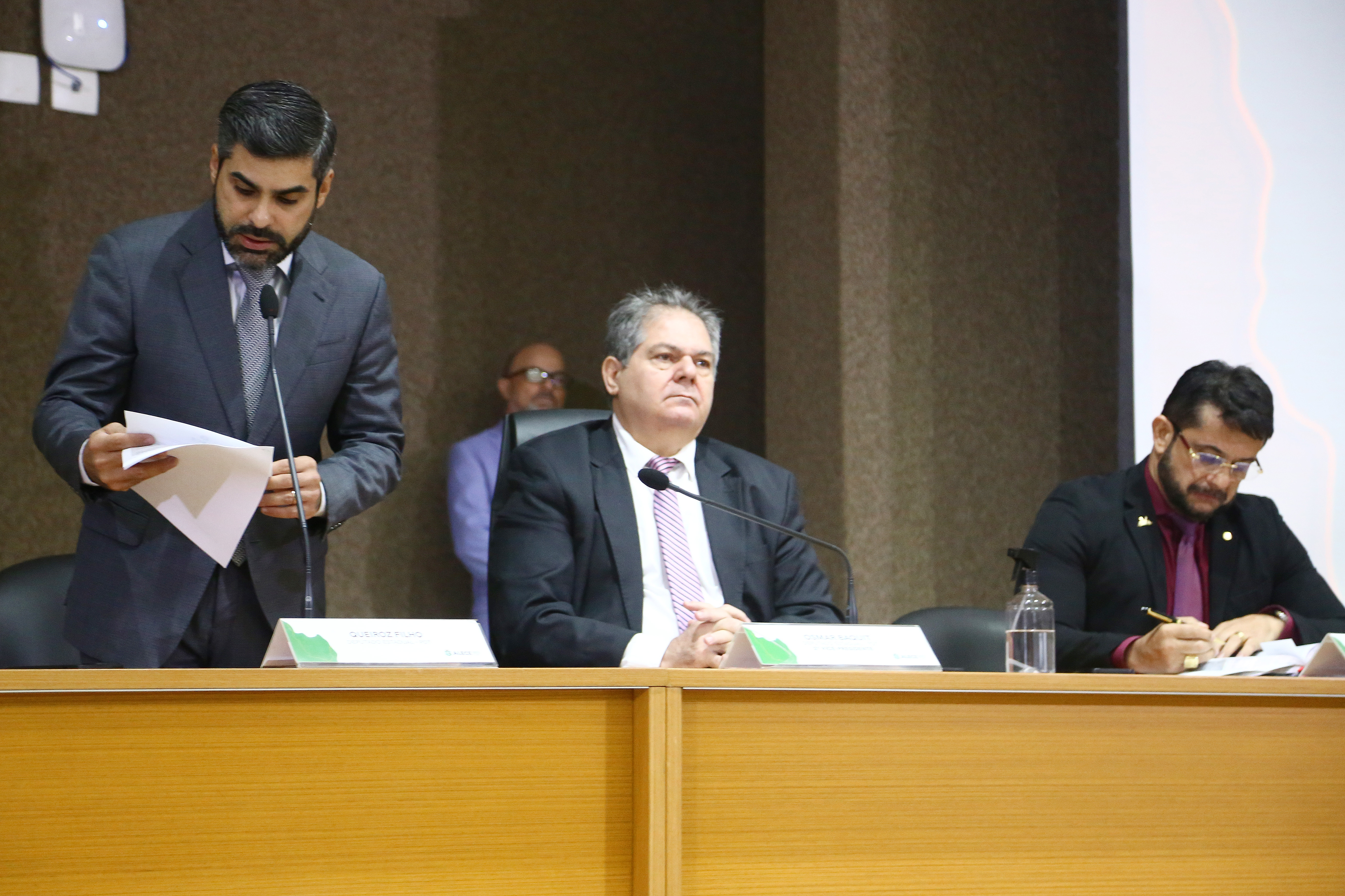 Leitura do expediente da sessão legislativa remota desta quarta-feira