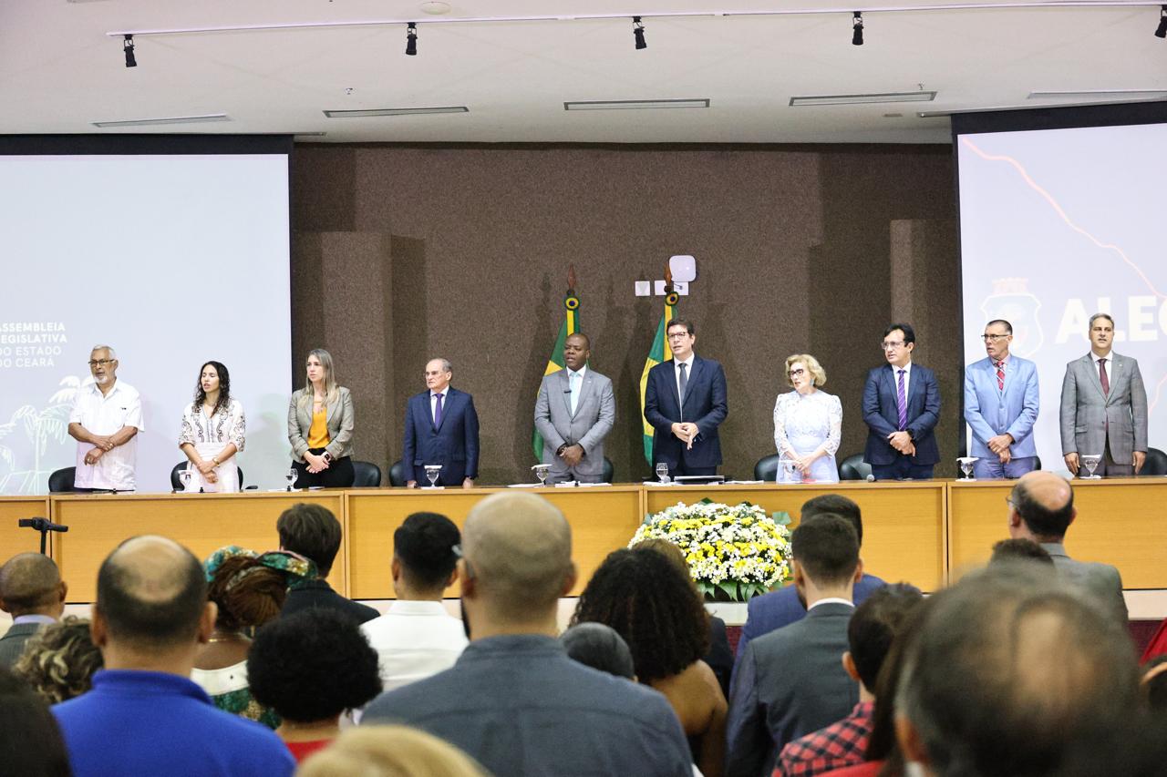 Ministro Silvio Almeida é homenageado com Título de Cidadão Cearense em solene na Alece