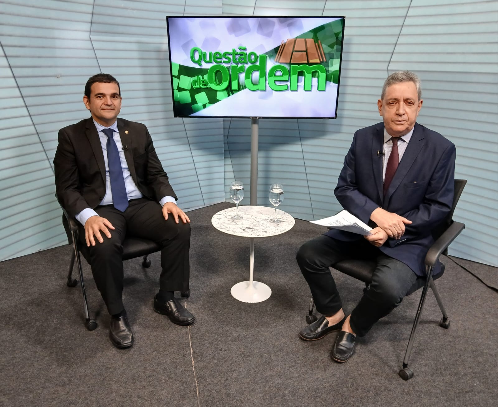 Defensor público José Vagner Farias e jornalista Renato Abreu