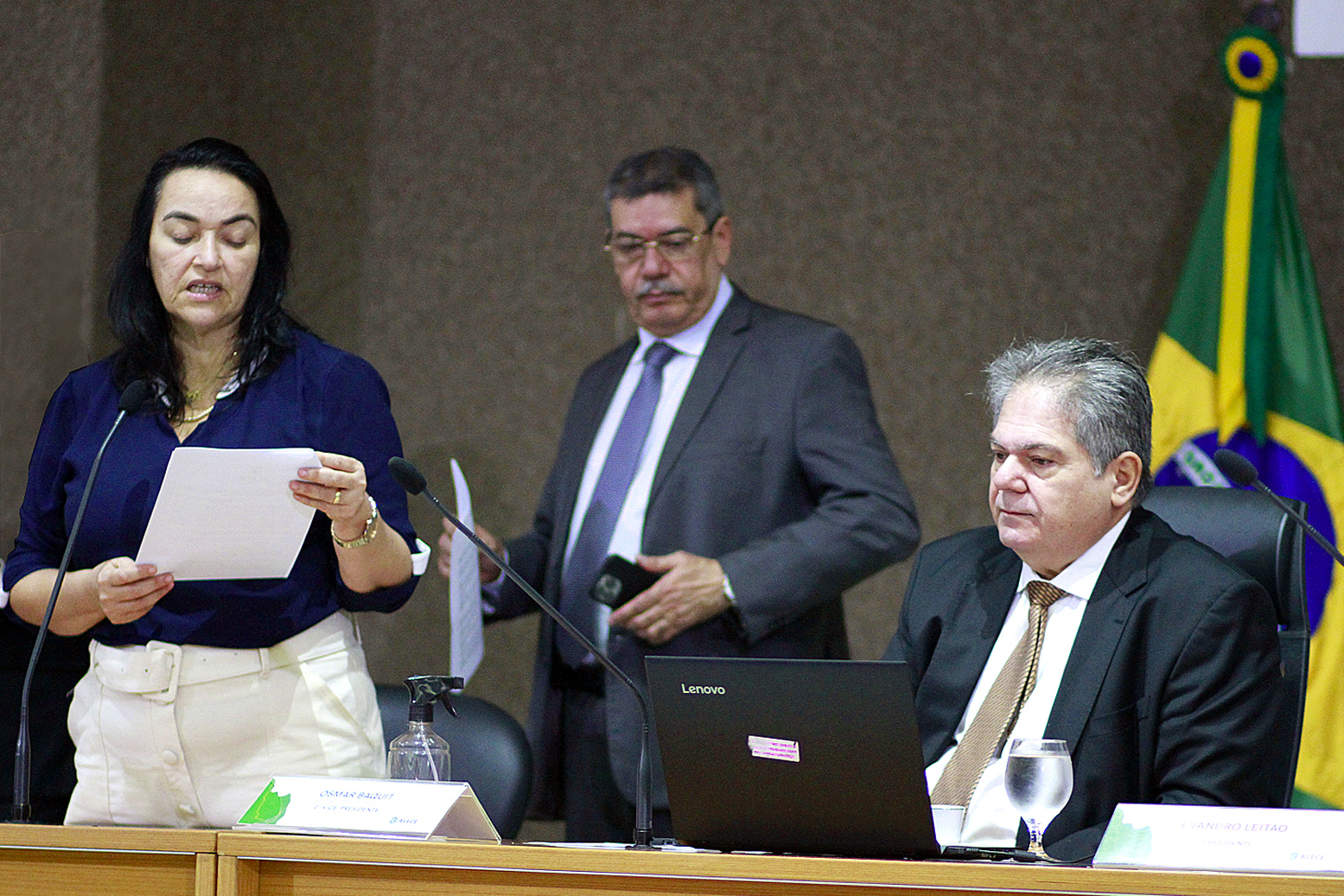 Leitura do expediente da sessão legislativa desta terça-feira