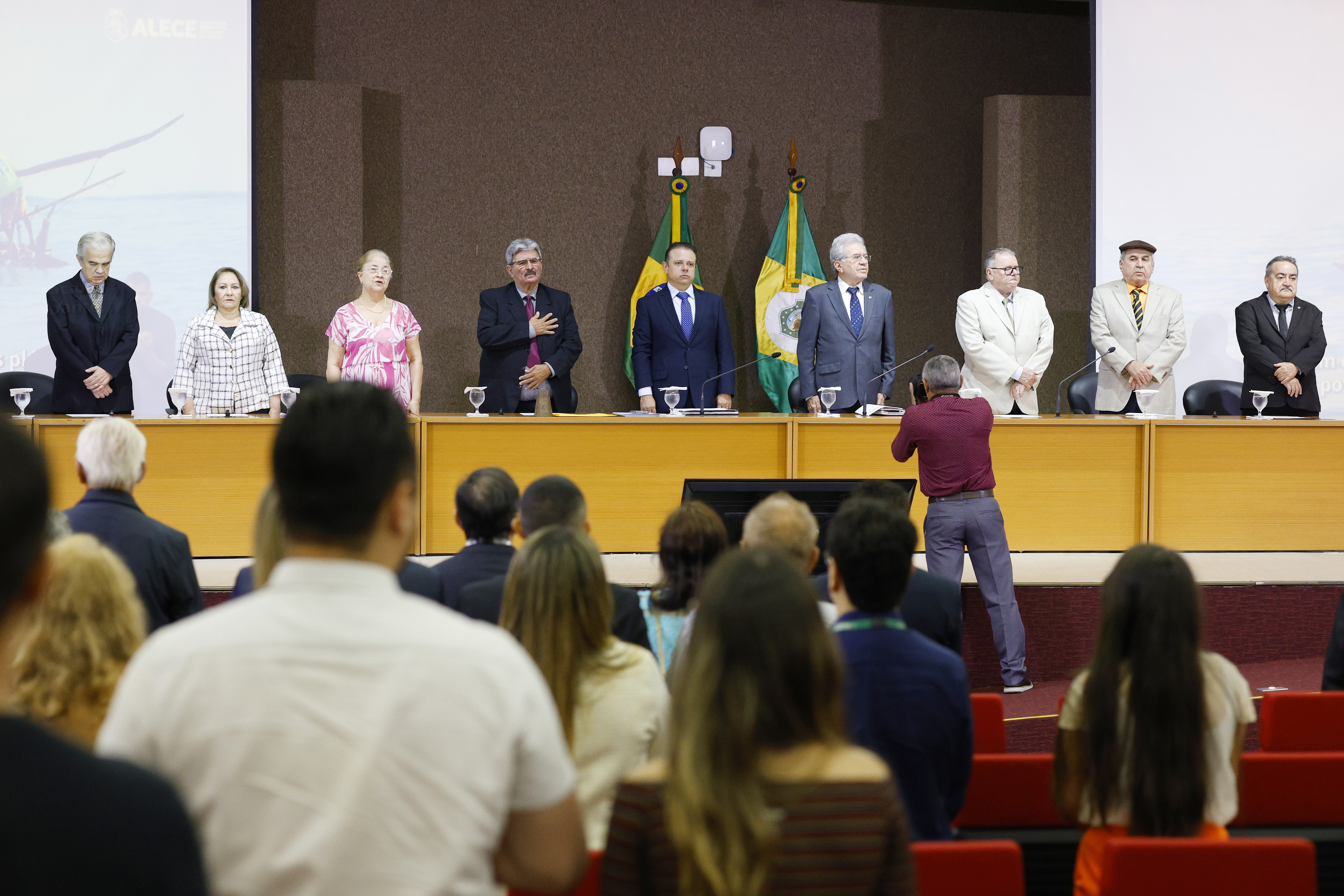 Trabalho de divulgação cultural do grupo Chocalho é reconhecido em solenidade na Alece