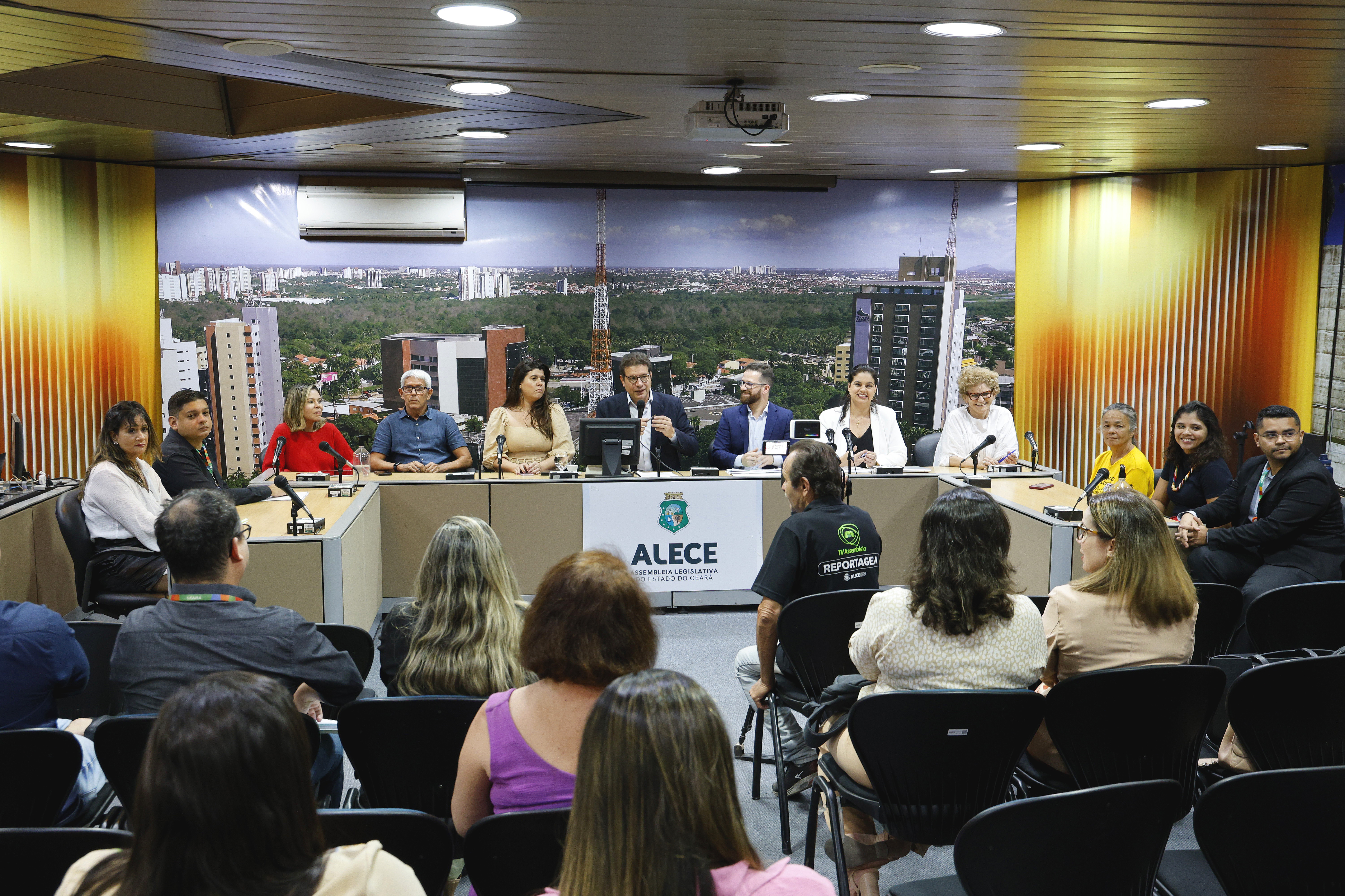 Fortalecimento das ações de prevenção à violência é destaque em audiência na Alece