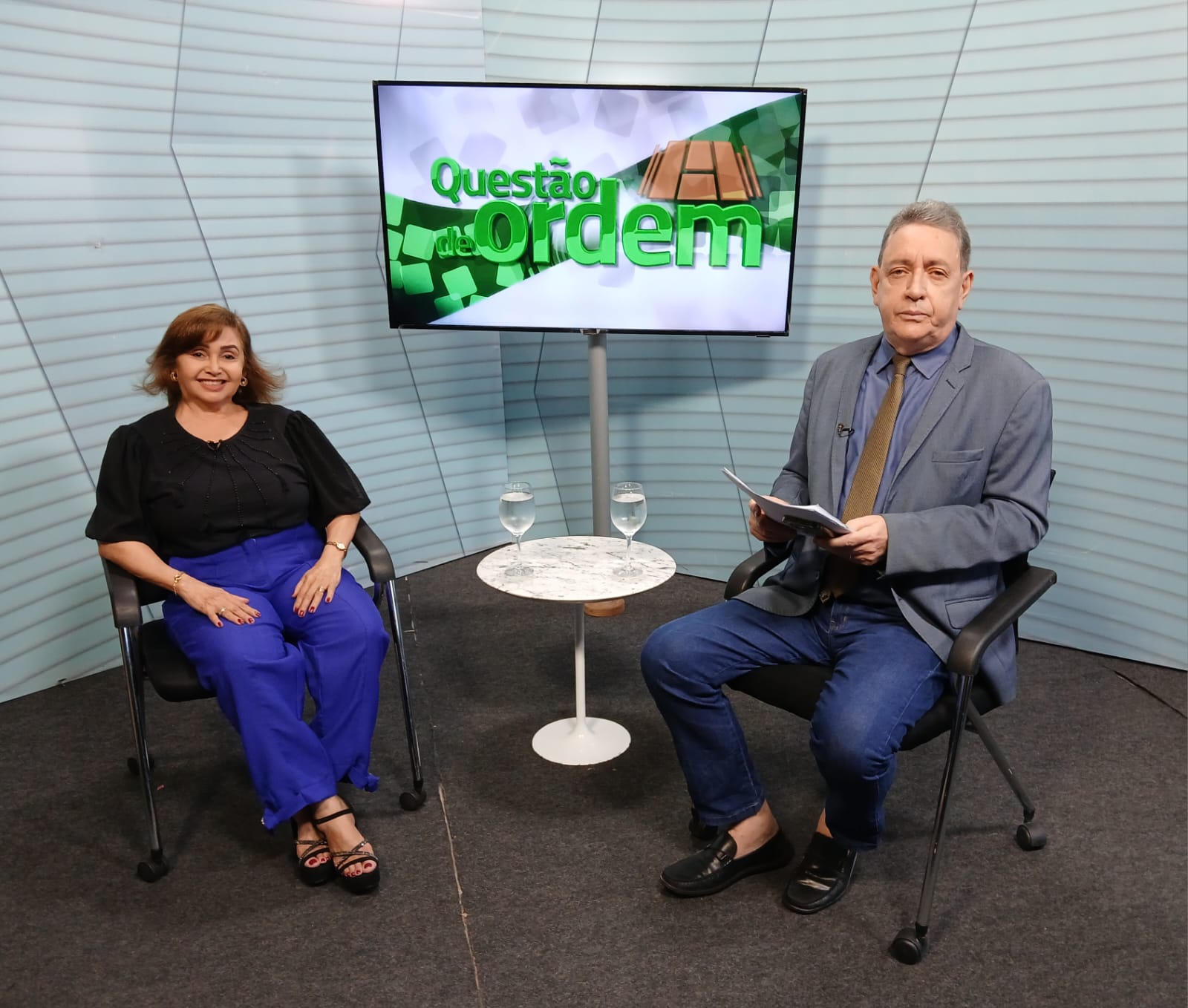 Jornalista Ana Célia e jornalista Renato Abreu