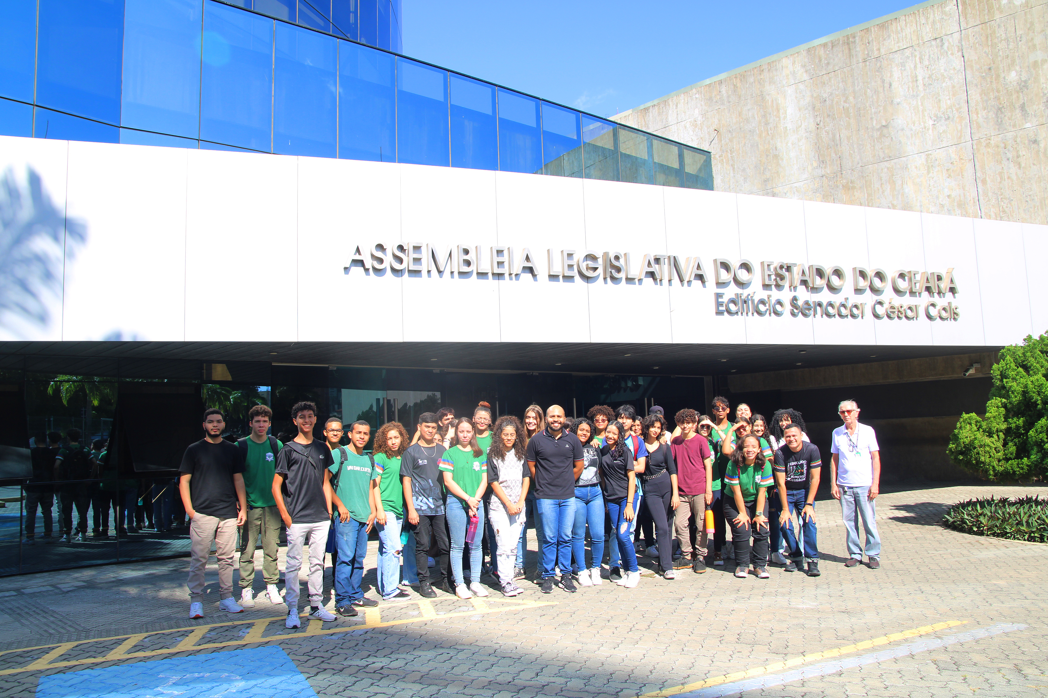 Alunos da Escola de Ensino Médio de Tempo Integral Liceu Vila Velha conhecem a Assembleia Legislativa- Foto Bia Medeiros