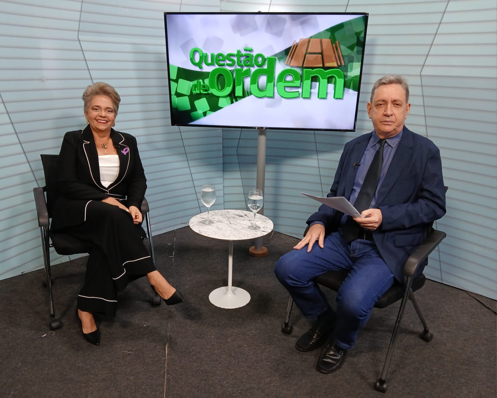 Professora Ana Paula de Araújo Holanda e jornalista Renato Abreu