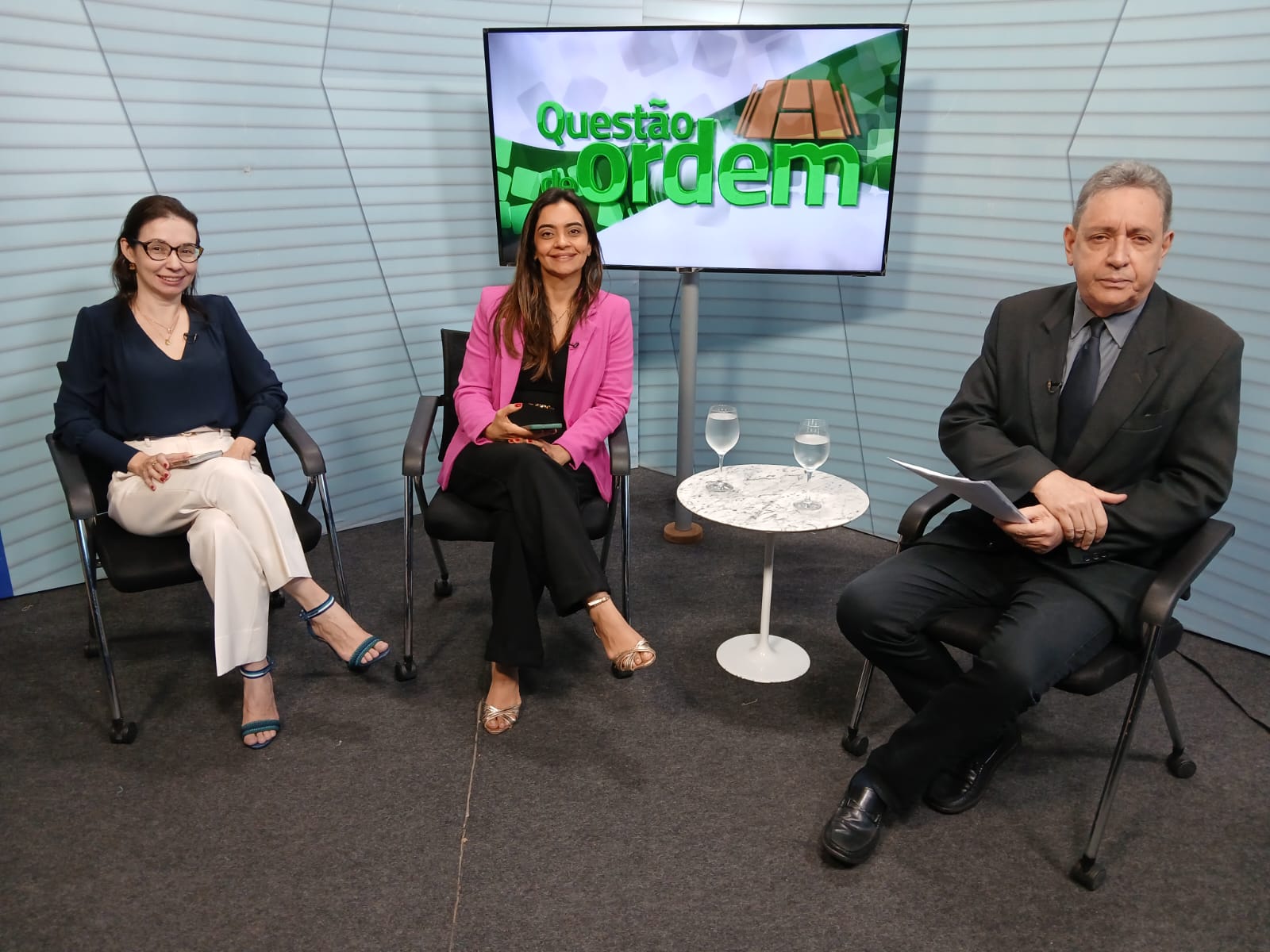 Professoras Katherine Maciel, Juliana Mamede e jornalista Renato Abreu