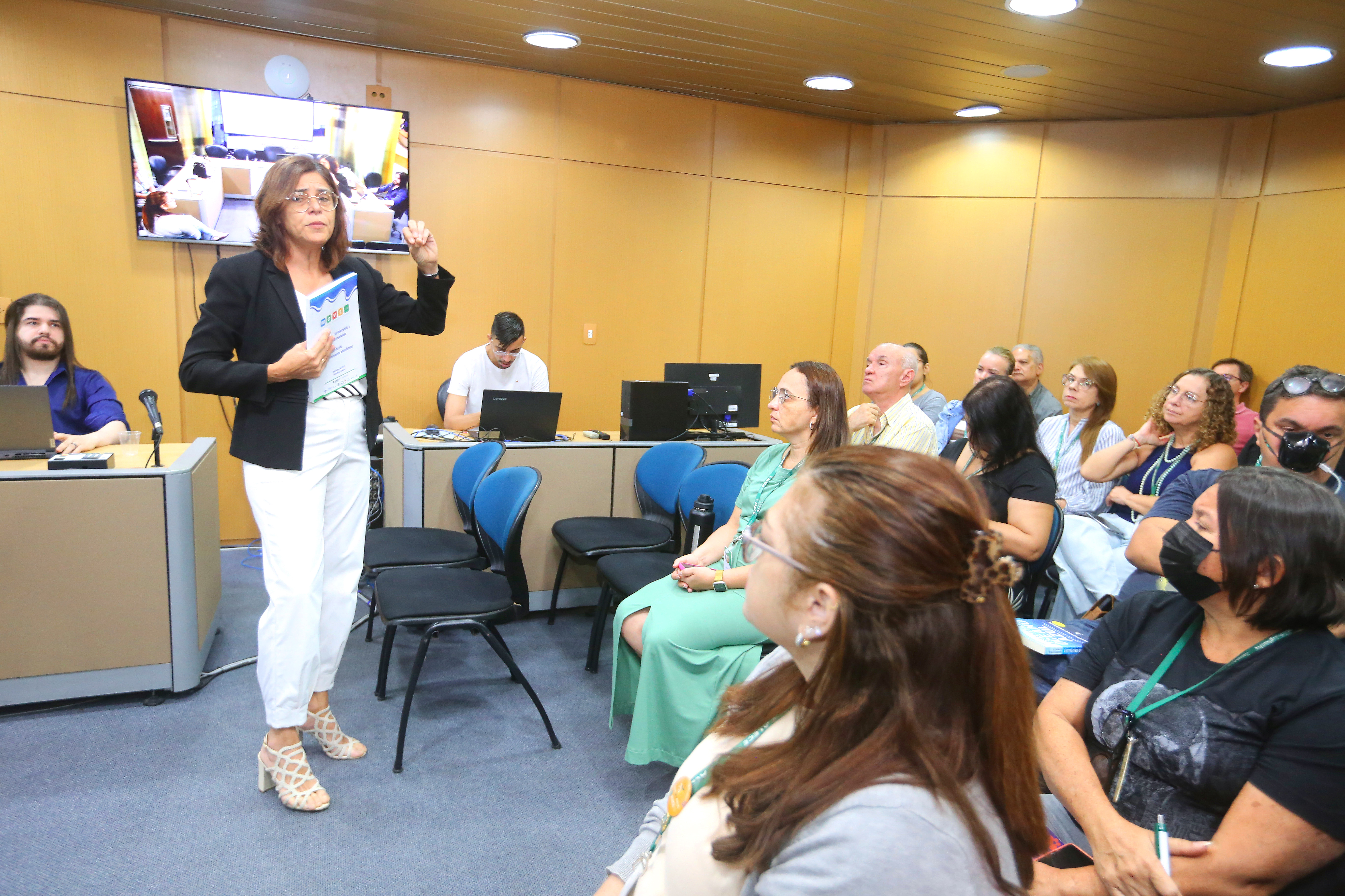 Encontro do projeto Move Ceará é realizado no auditório do Complexo de Comissões Técnicas da Alece