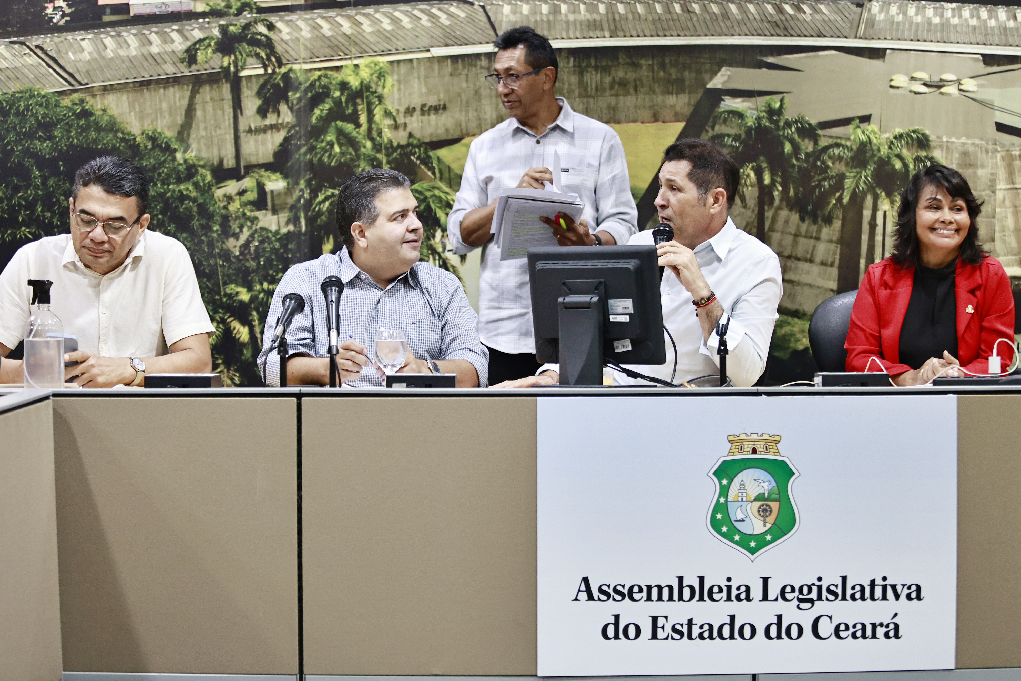 CCJR aprova criação do programa Moto Segura Ceará