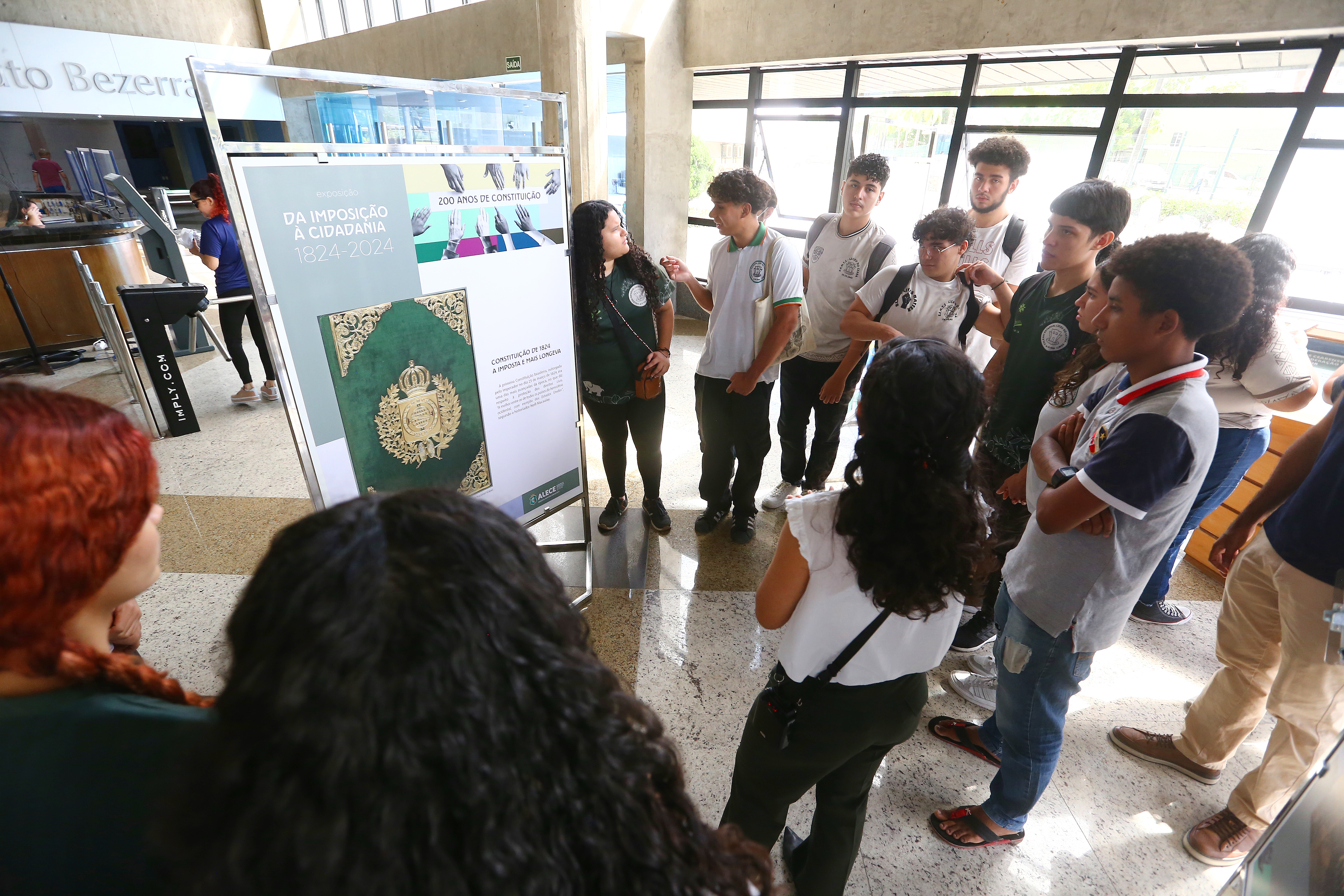 Estudantes de escolas da Capital visitam a Alece nesta quinta-feira
