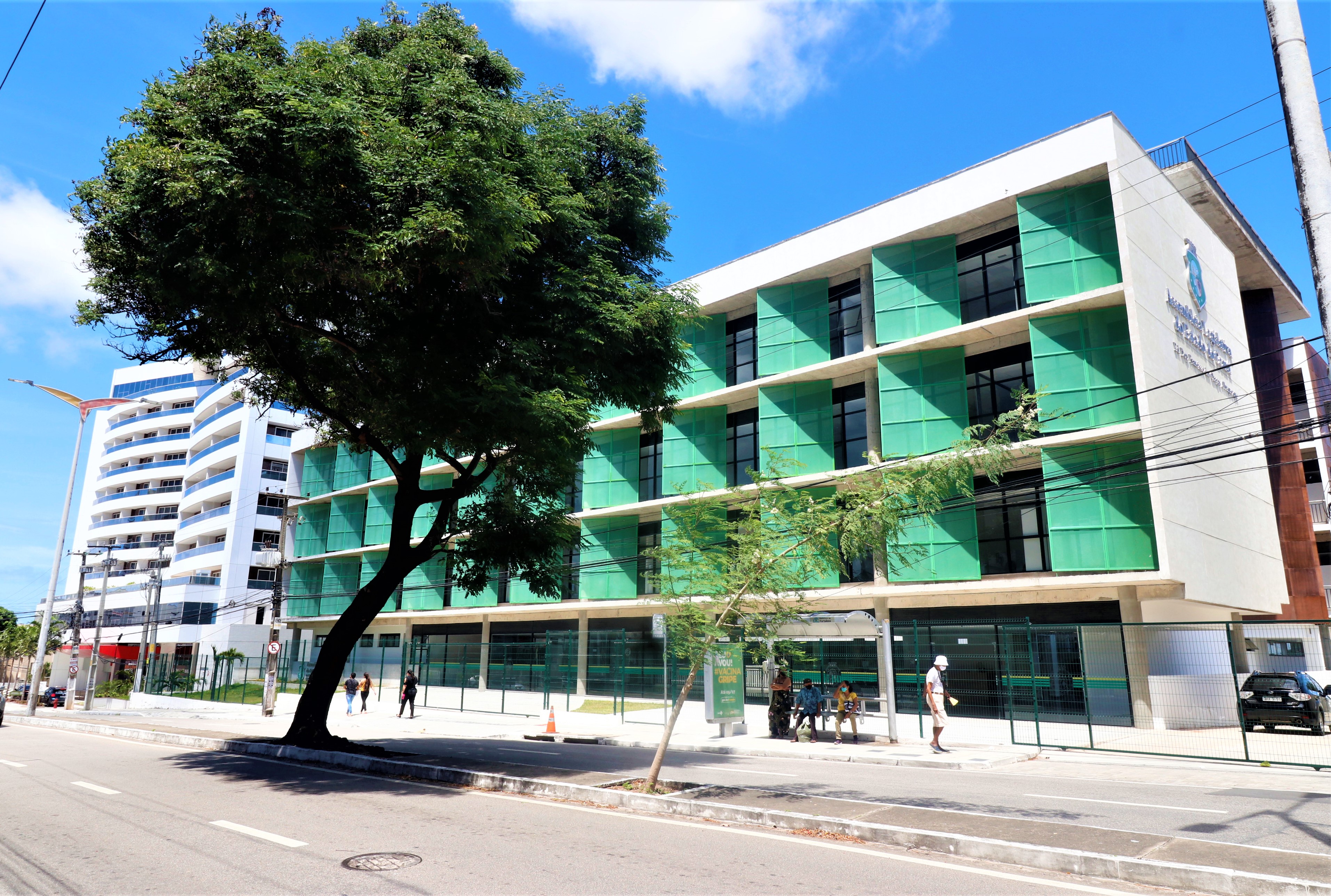 Procon Alece distribui Código de Defesa do Consumidor em alusão ao Dia do Cliente