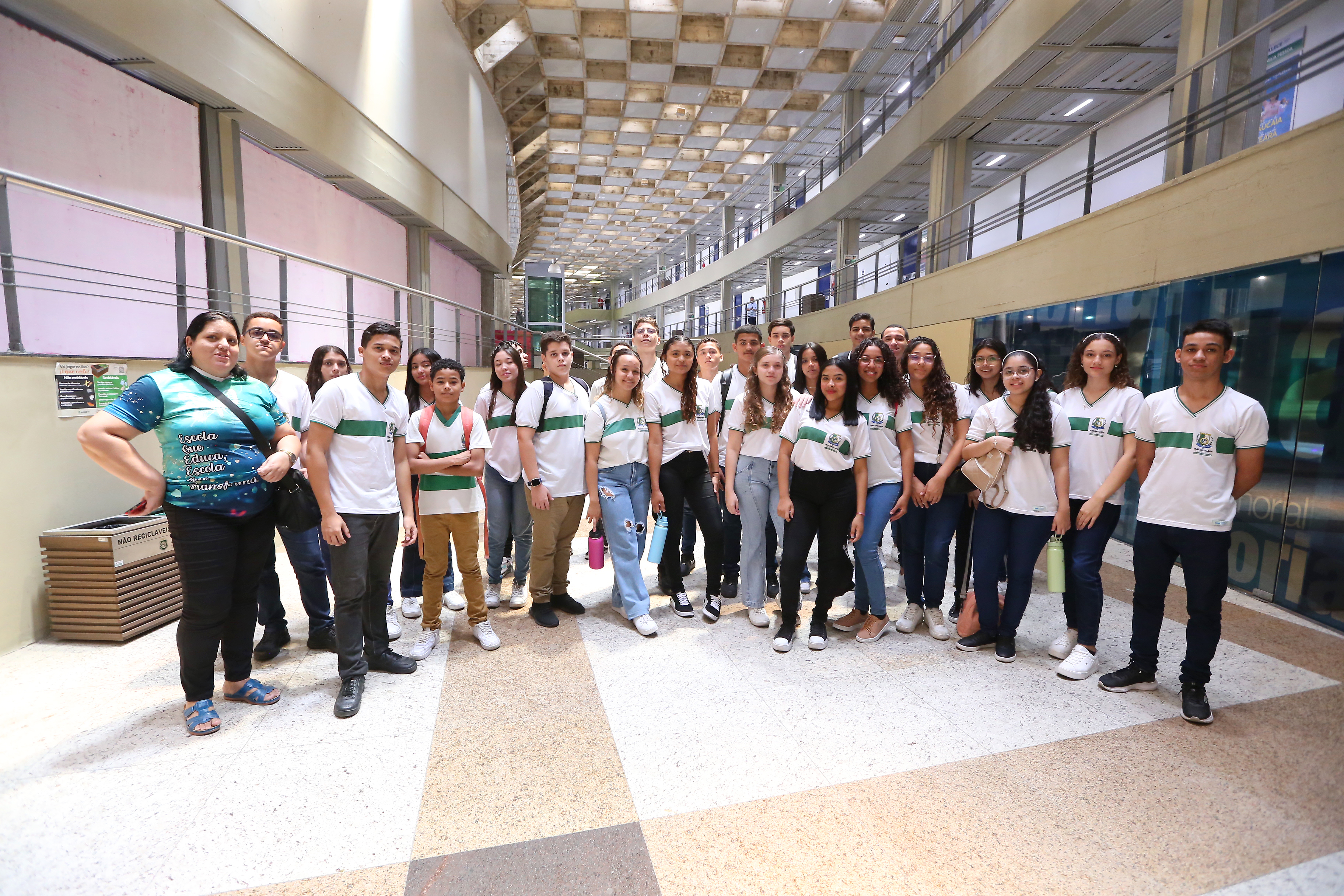 Estudantes de Fortaleza e Maranguape visitam a Alece nesta quarta-feira