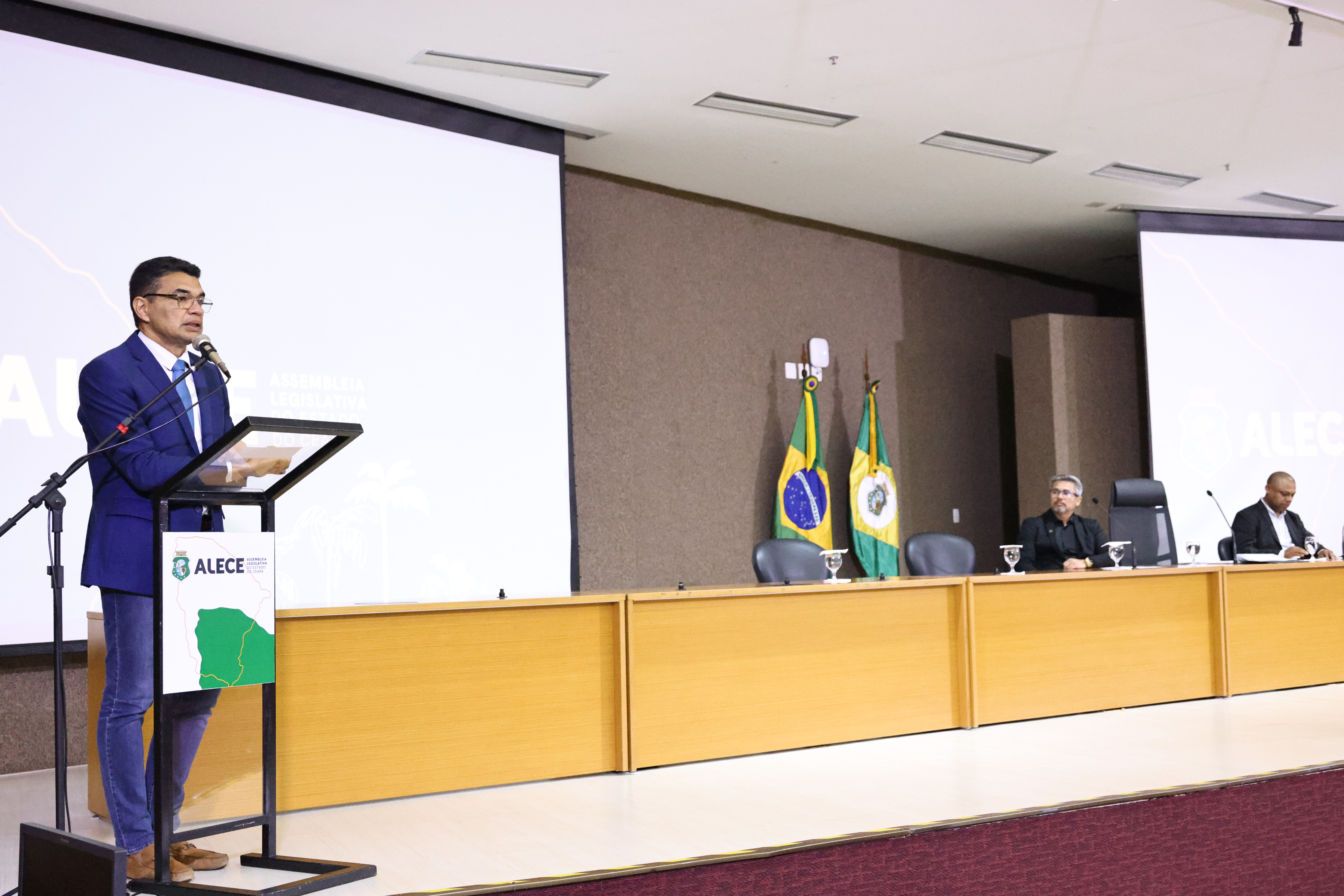 Trabalho do policial penal do Ceará é celebrado em solenidade na Alece