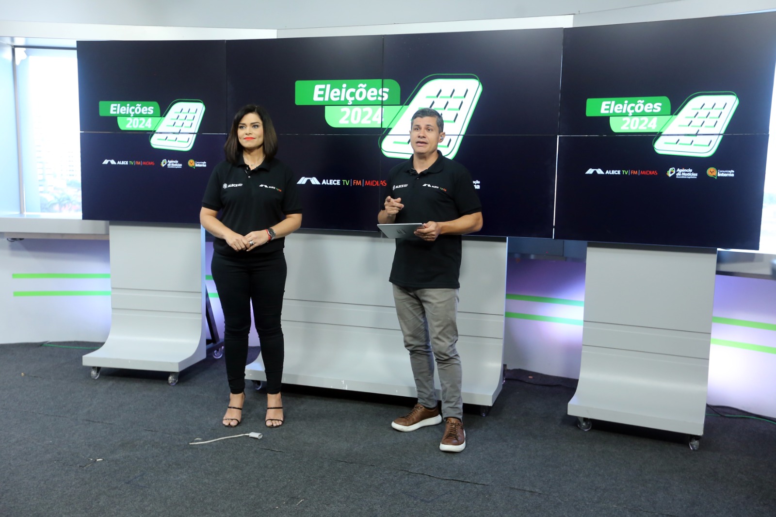 Kézya Diniz e Thiago Norões iniciaram a transmissão desde as 8h desse domingo de eleição.