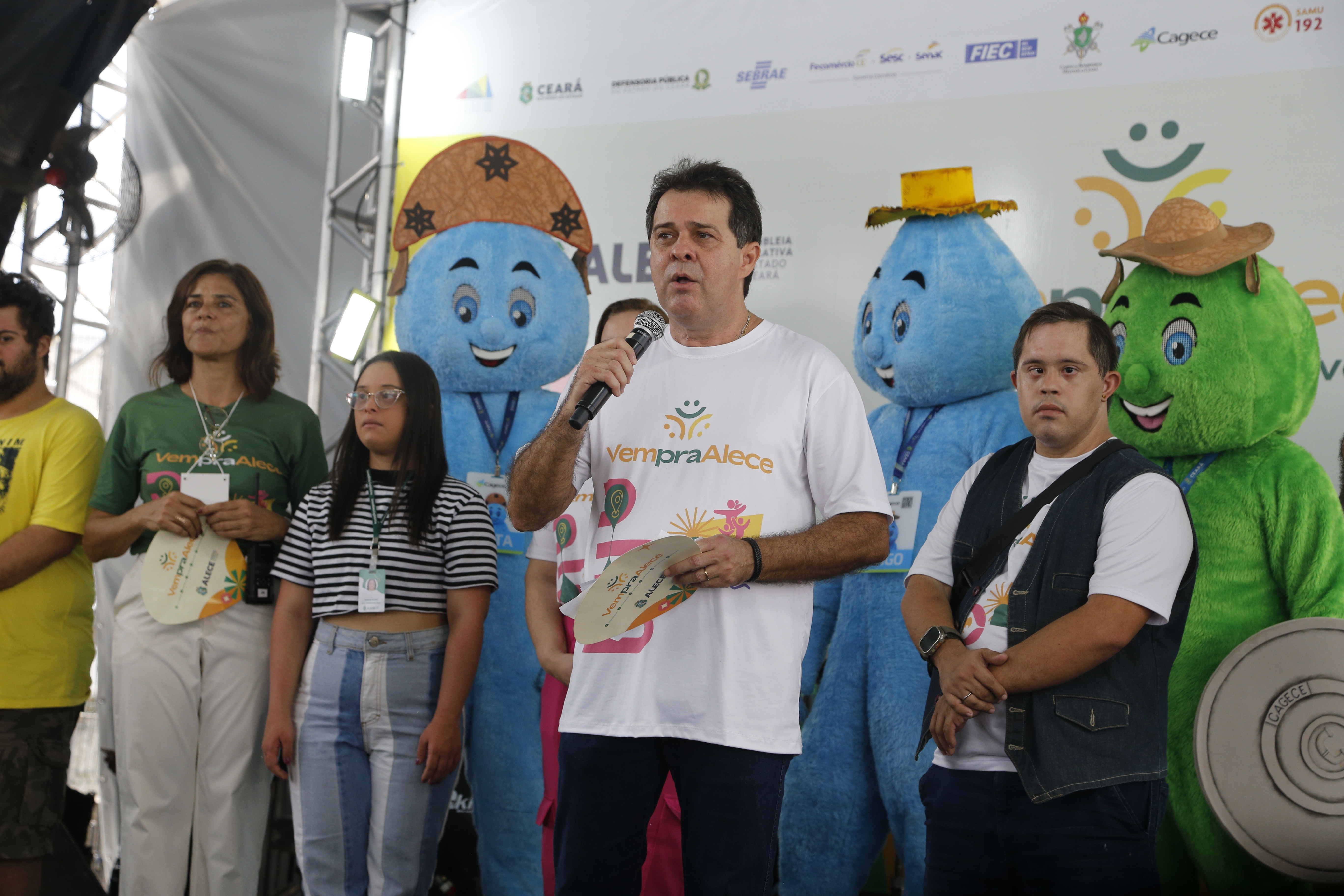 Milhares de pessoas aproveitam serviços gratuitos na 2ª edição do Vem pra Alece