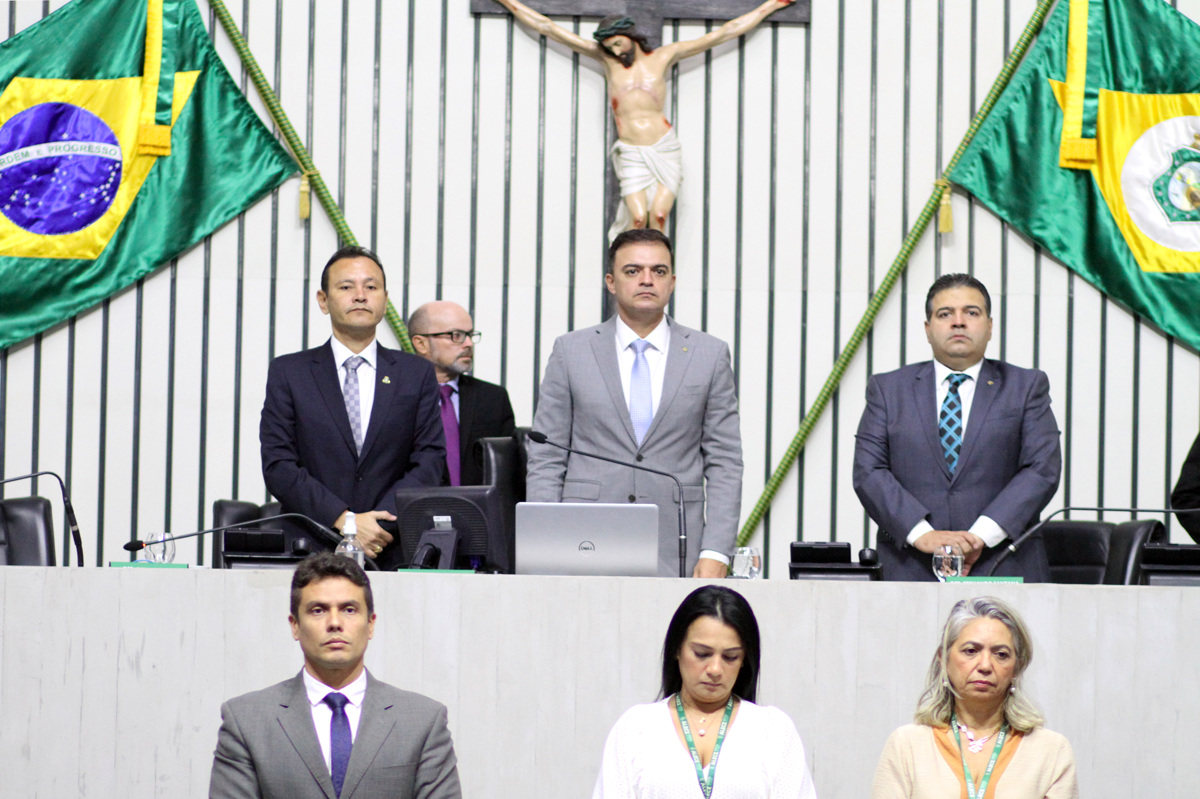 Minuto de silêncio em virtude do falecimento da ex-servidora da Casa, Ednusa Maria Corrêa Sales