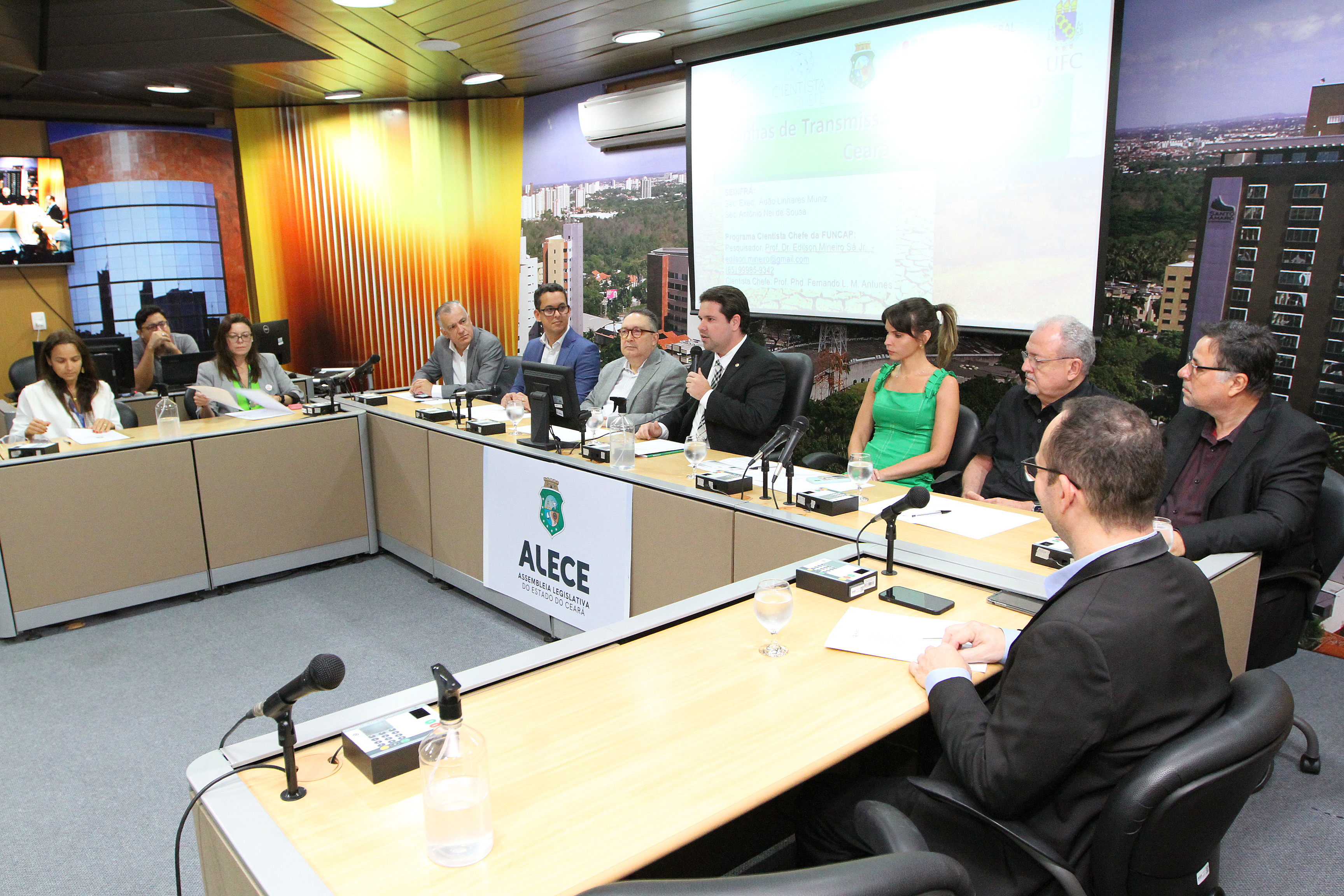 Alece discute estratégias para geração de energia eólica, solar e fotovoltaica no CE