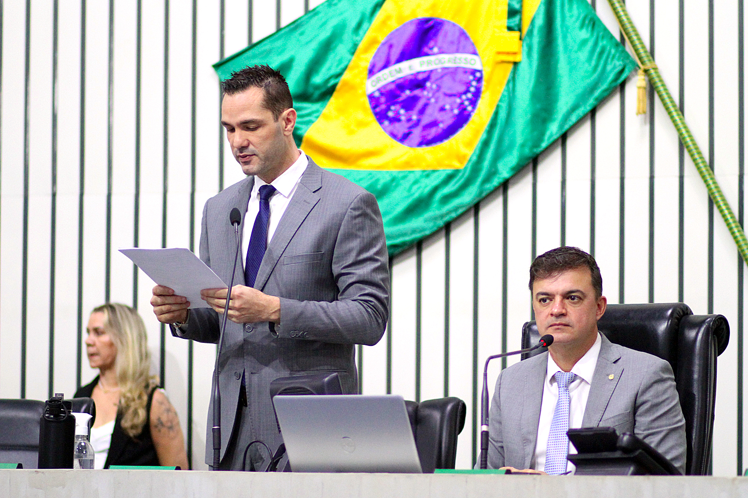 Leitura do expediente da sessão legislativa desta terça-feira