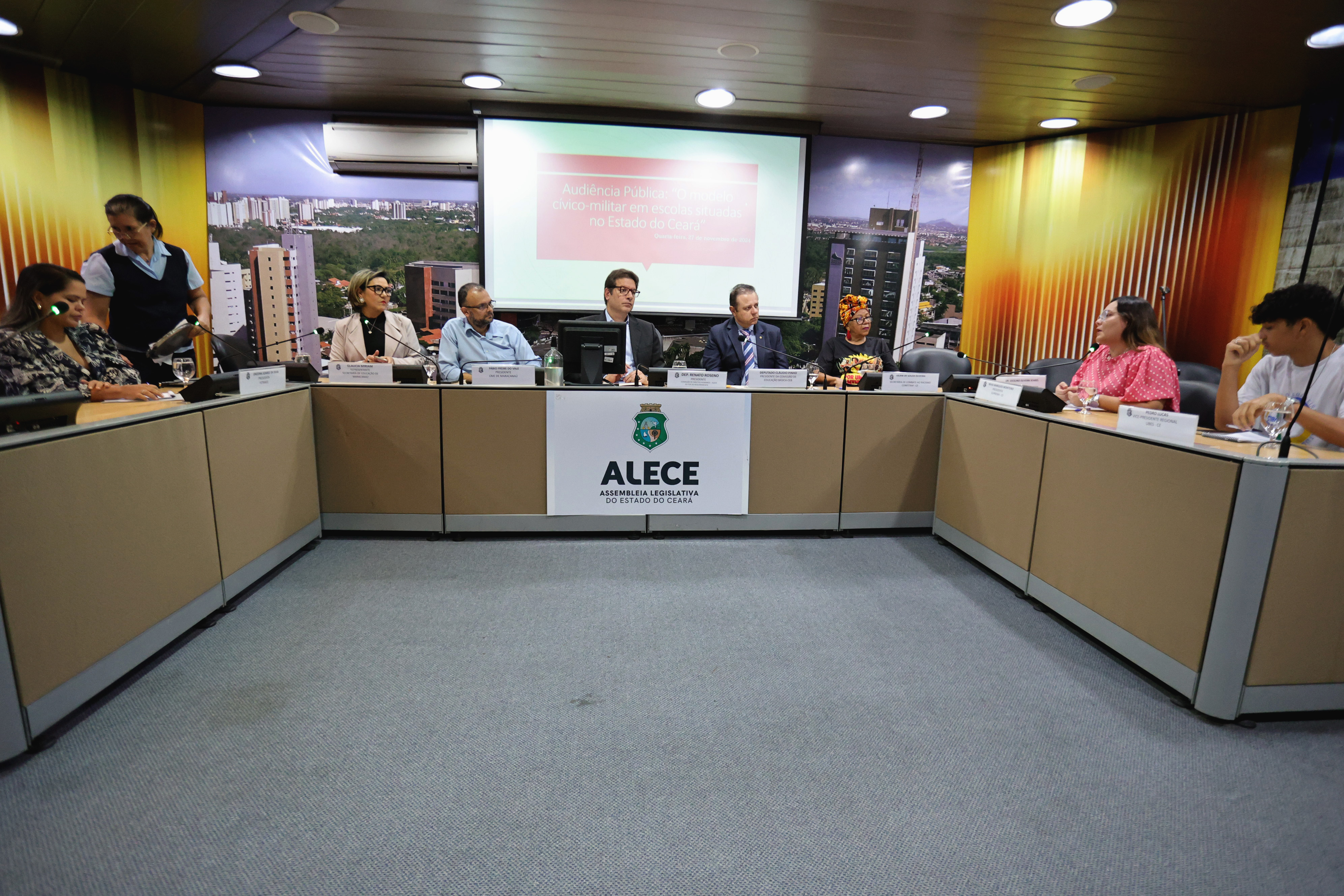 Audiência aponta os conflitos na adoção de modelo cívico-militar em escolas públicas