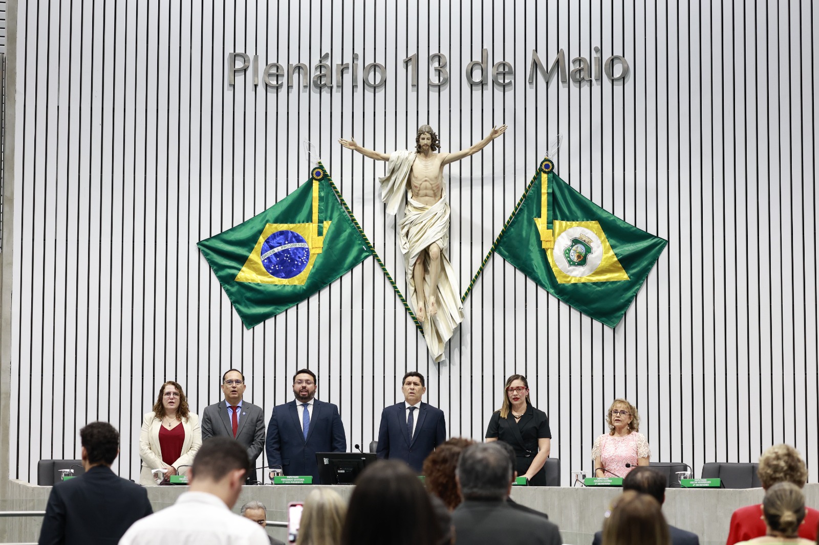 Sessão solene foi realizada no Plenário 13 de Maio – Foto: Máximo Moura / Alece