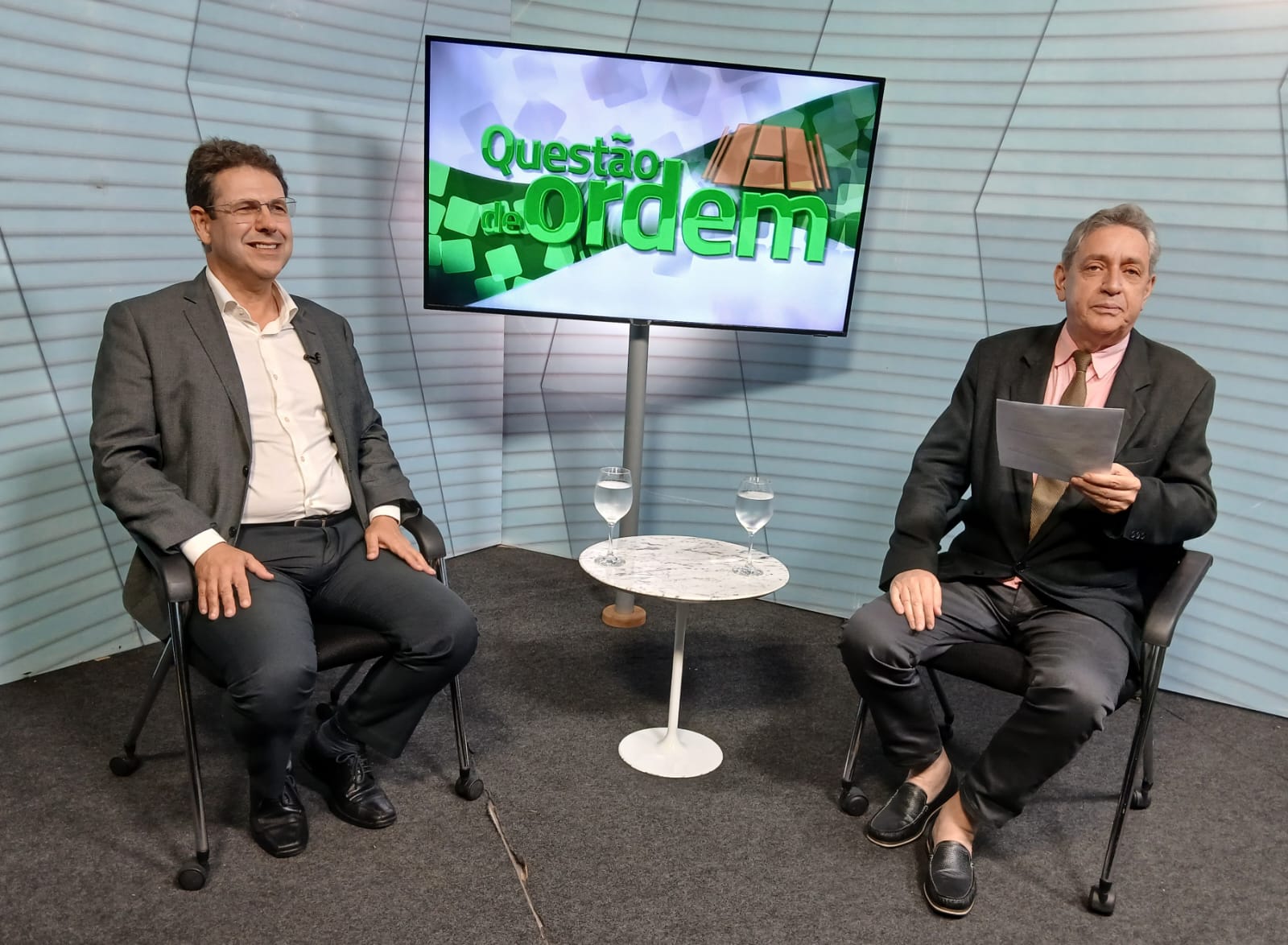 Economista Carlos Eduardo Marino e jornalista Renato Abreu