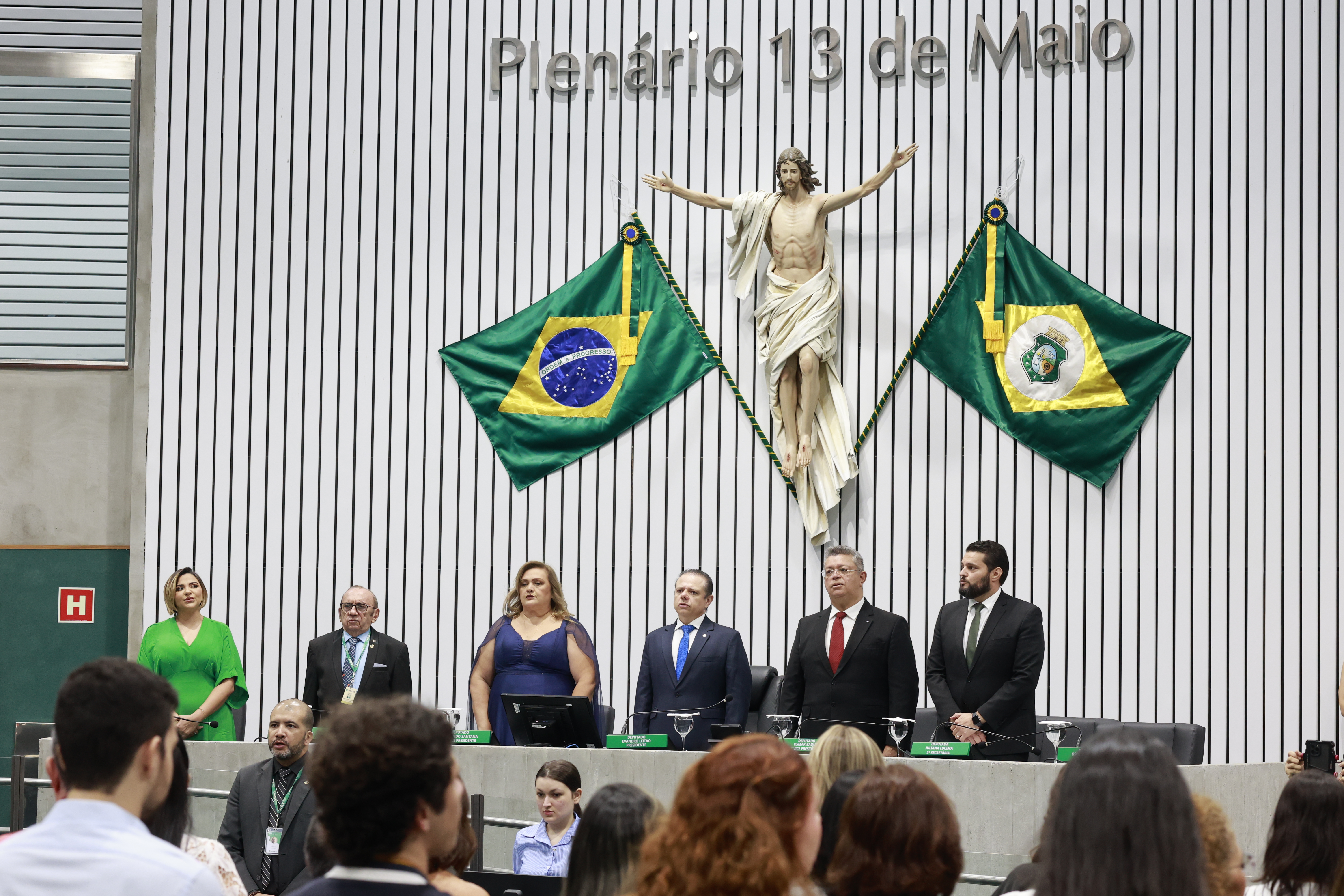 Sessão solene foi realizada no Plenário 13 de Maio - Foto: Máximo Moura / Alece