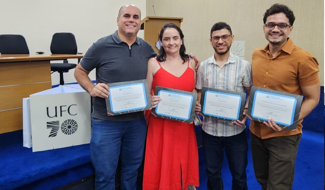 Equipes da Alece TV e Alece FM durante a cerimônia