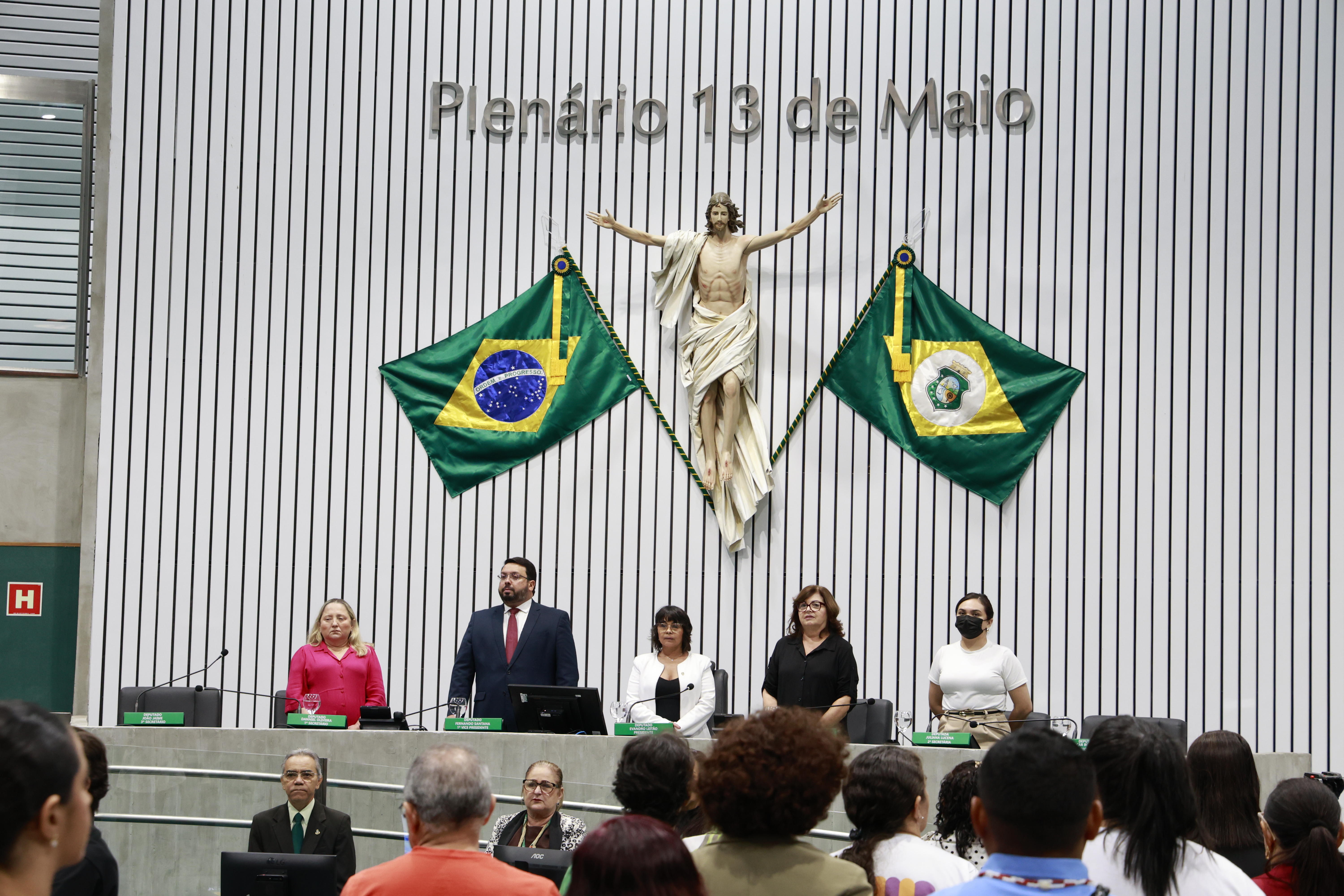 Alece destaca papel social da economia solidária durante sessão solene