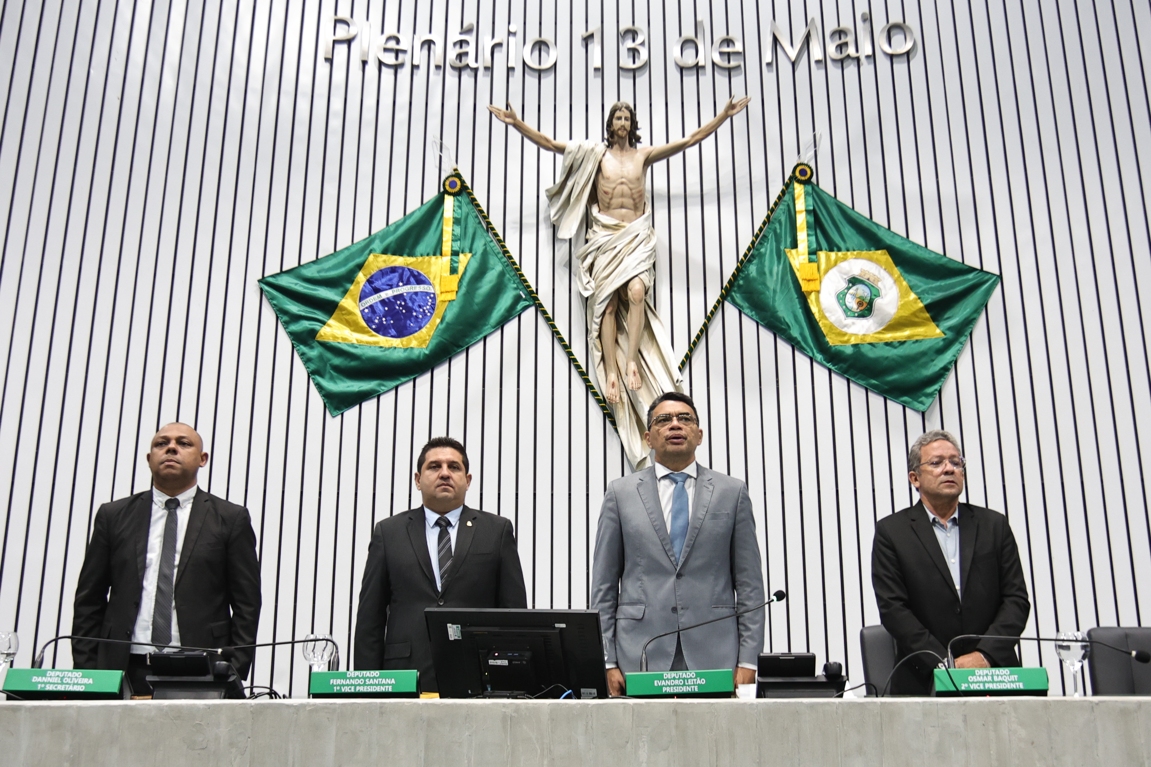 Alece destaca importância do vigilante para a sociedade em sessão solene