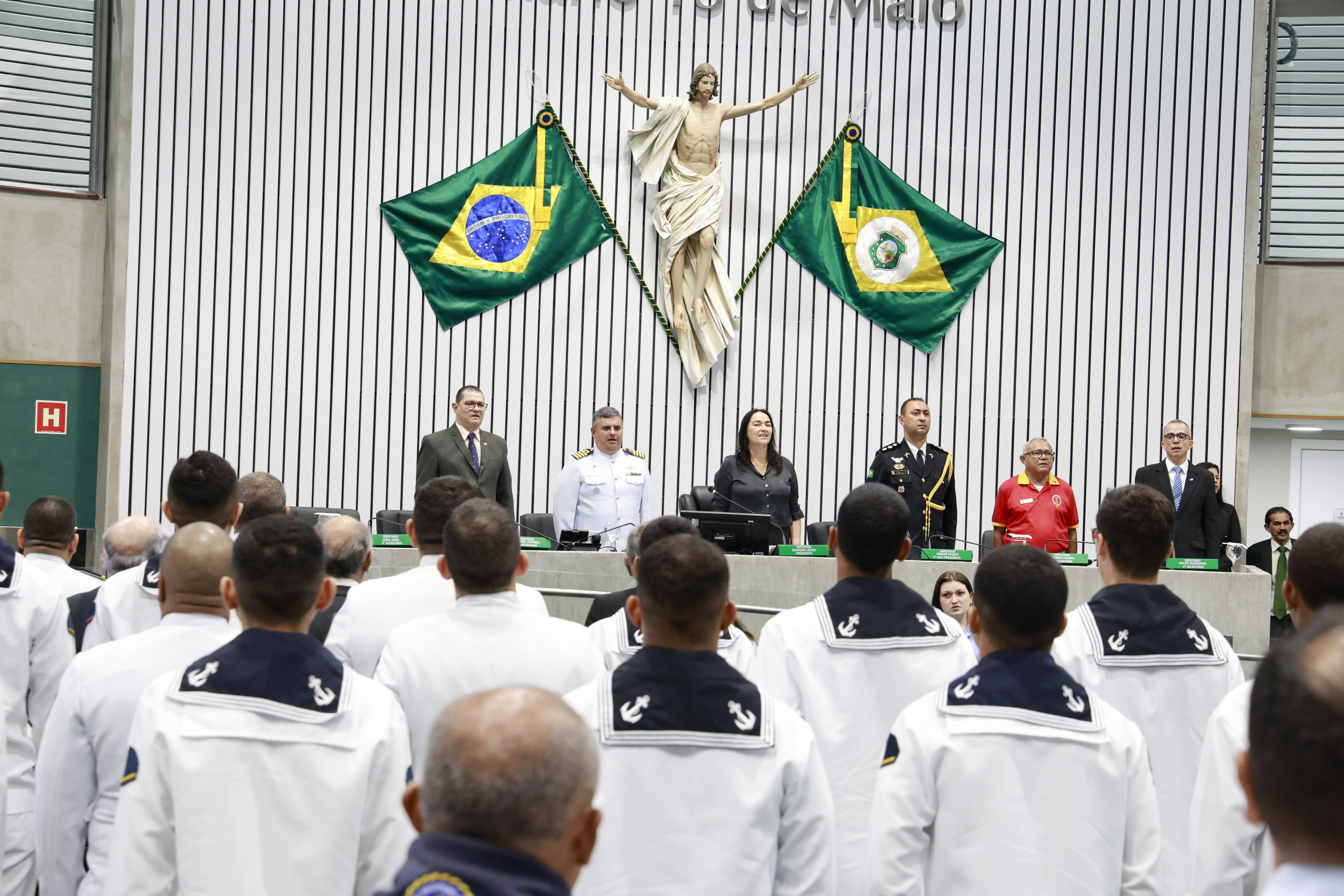 Marinheiros recebem homenagem em sessão solene na Alece