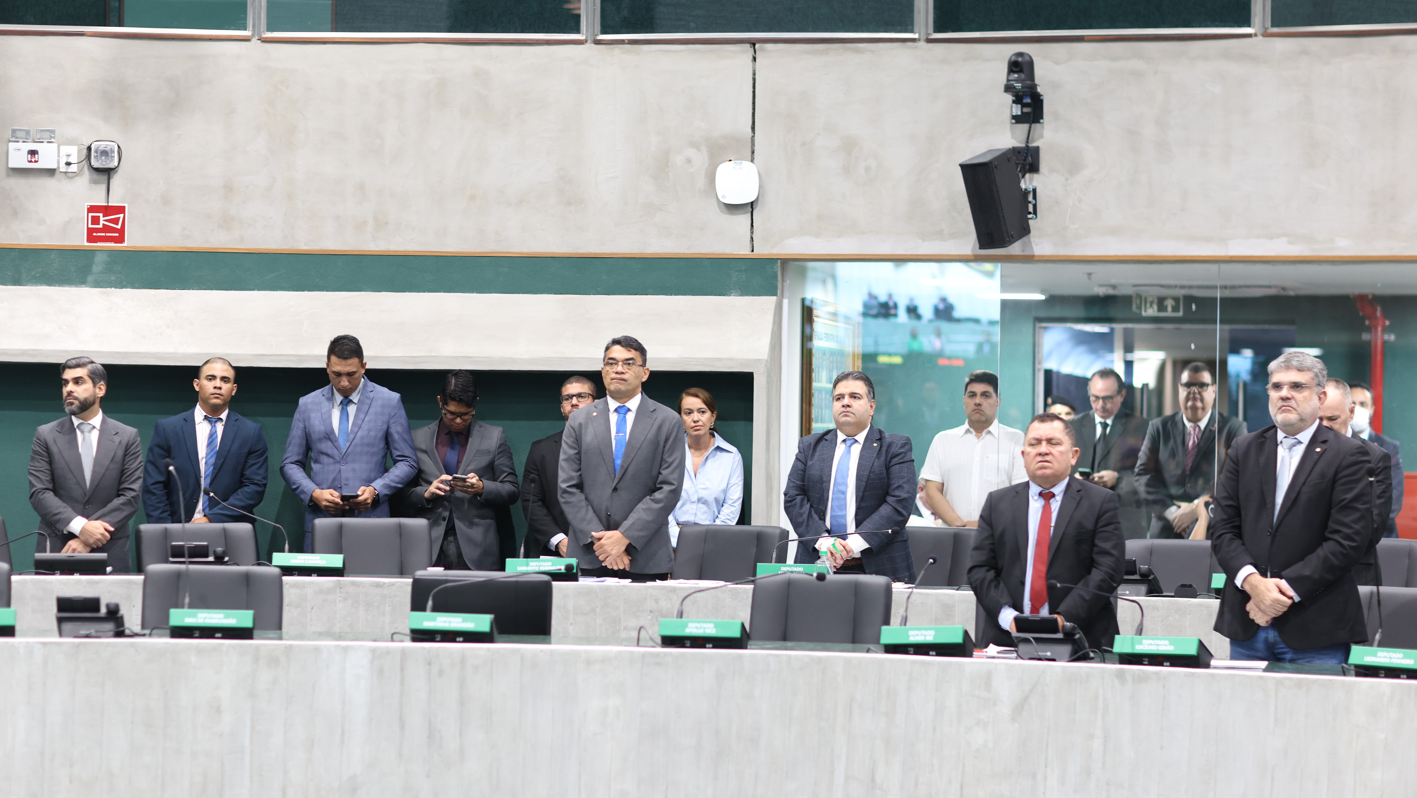 Alece presta minuto de silêncio pela morte do soldado Alexandre Emanuel Freire Pinto