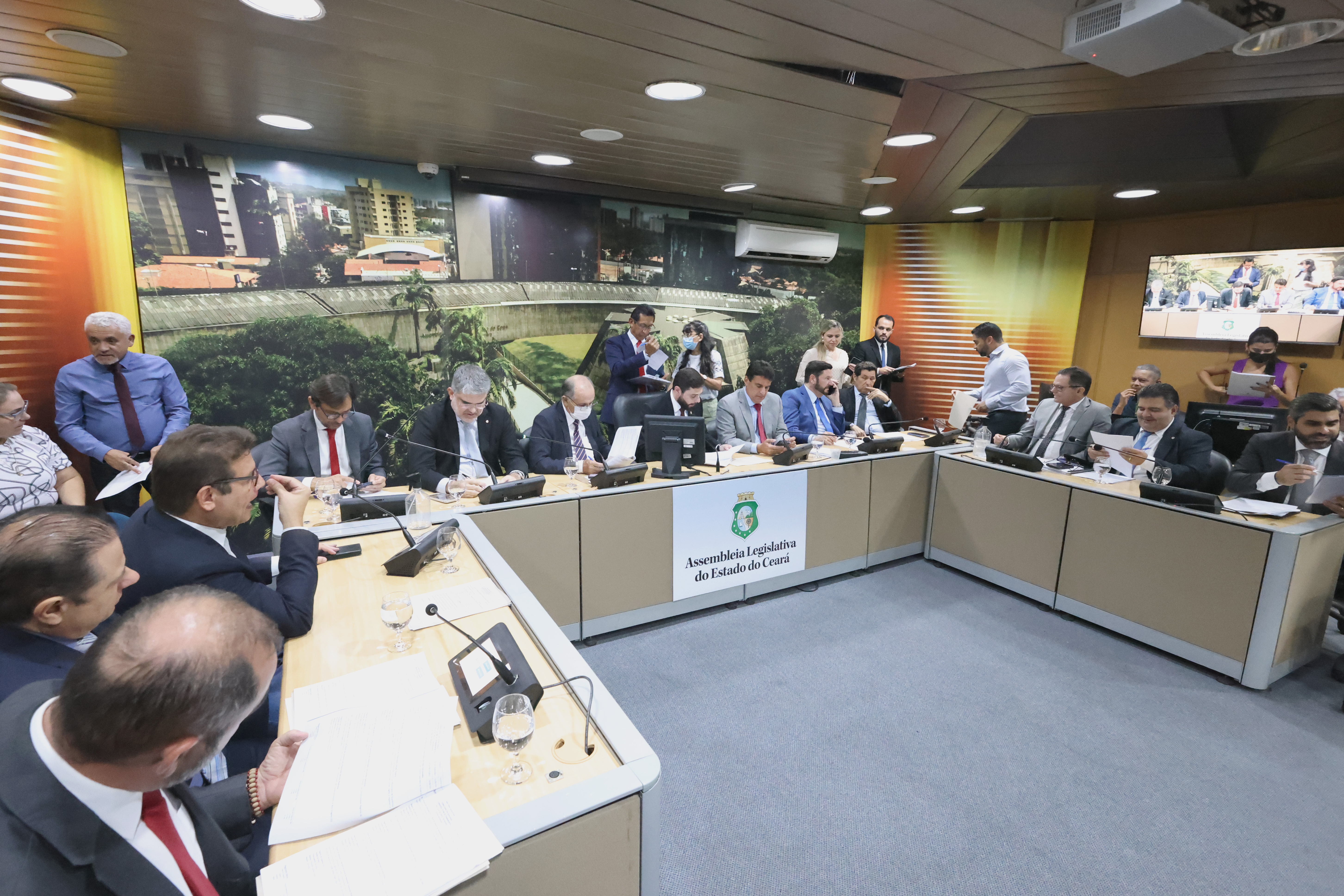 Comissão de  Constituição Justiça e Redação aprova 49 proposições