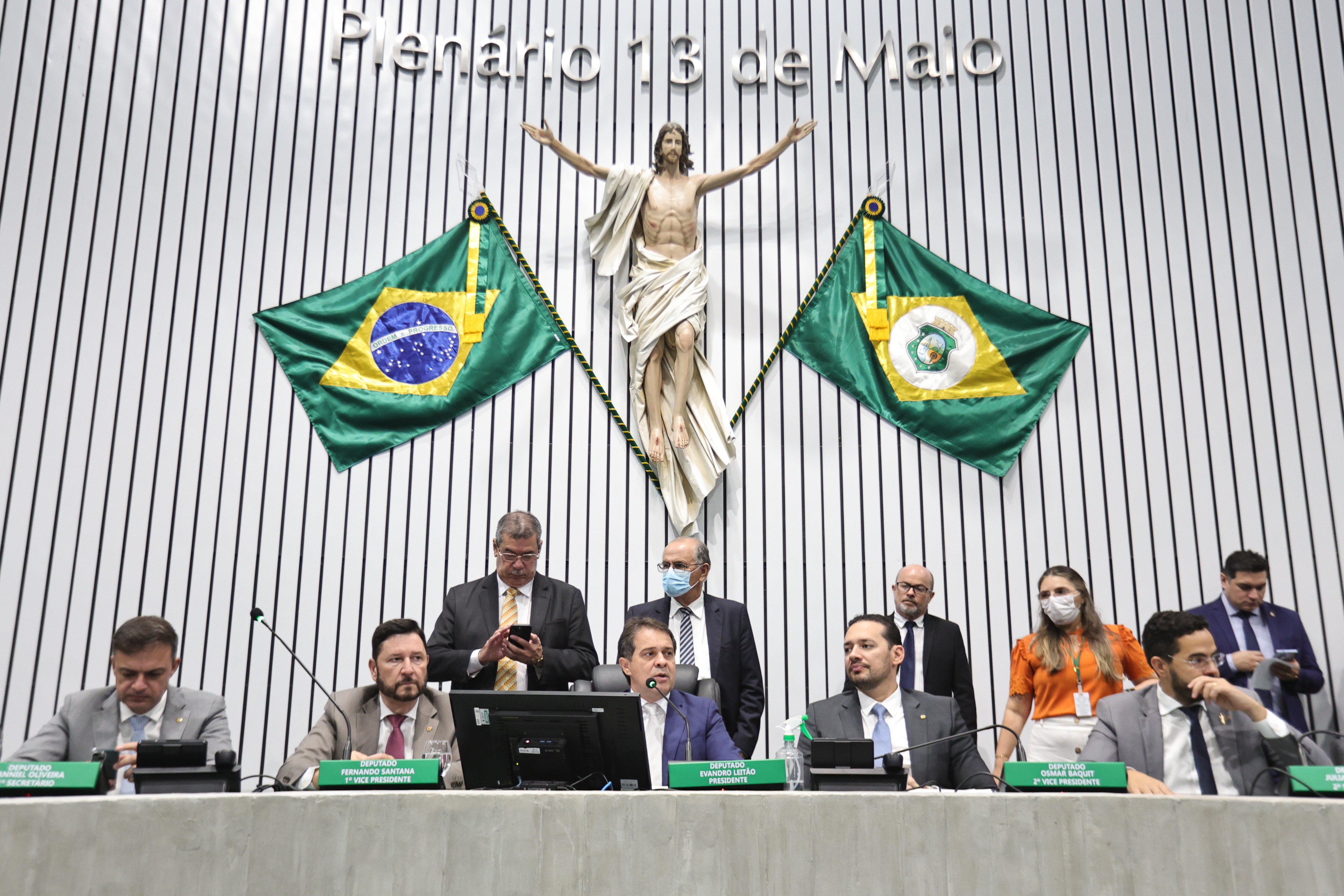 Alece aprova projeto que prevê reestruturação da PMCE e mais 20 PLs