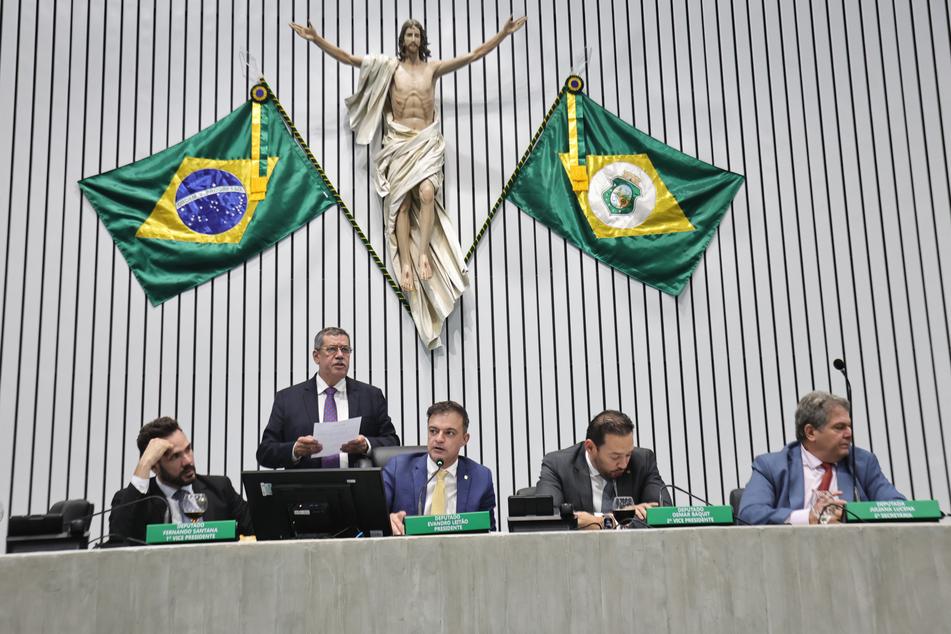 Proposta da Lei Orçamentária de 2025 é aprovada e Alece inicia recesso parlamentar