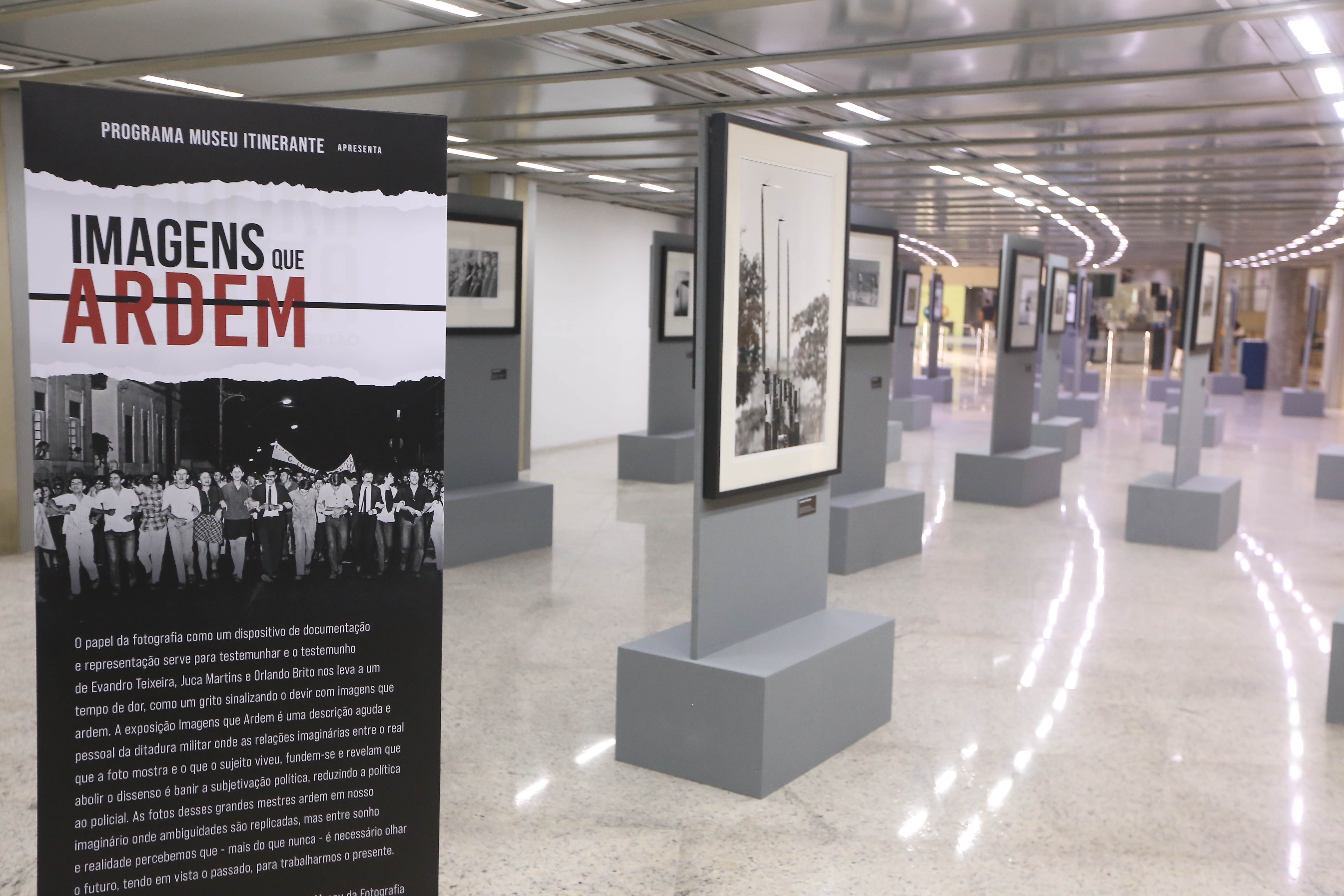 Exposição “Imagens que Ardem” segue até sexta-feira na Alece