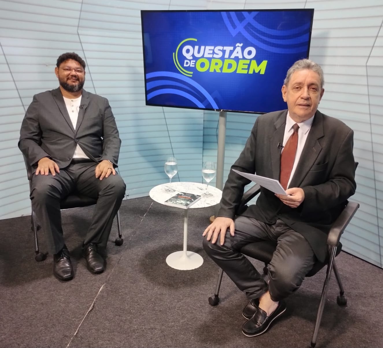 Guilherme de Andrade/com AssessoriaProfessor Rafael do Santos da Silva e jornalista Renato Abreu