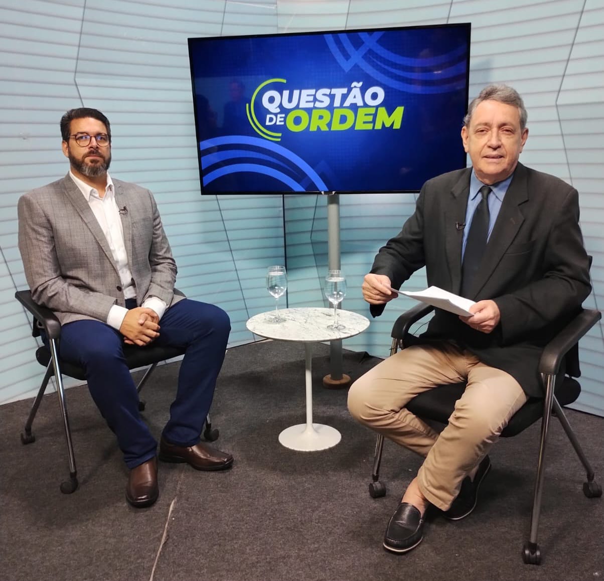 Sociólogo Roberto Bassan Peixoto e jornalista Renato Abreu