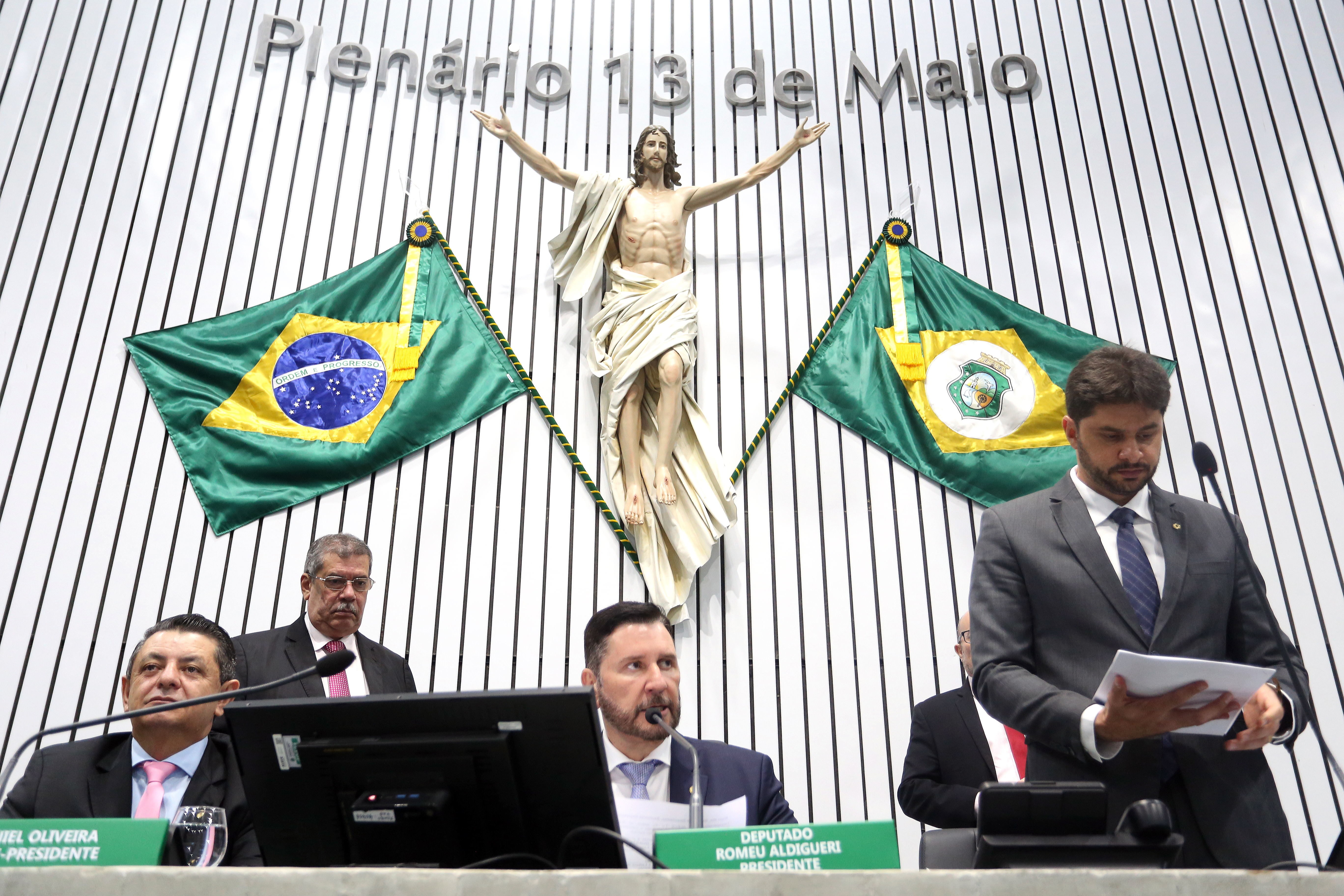 Leitura do expediente da sessão legislativa desta terça-feira