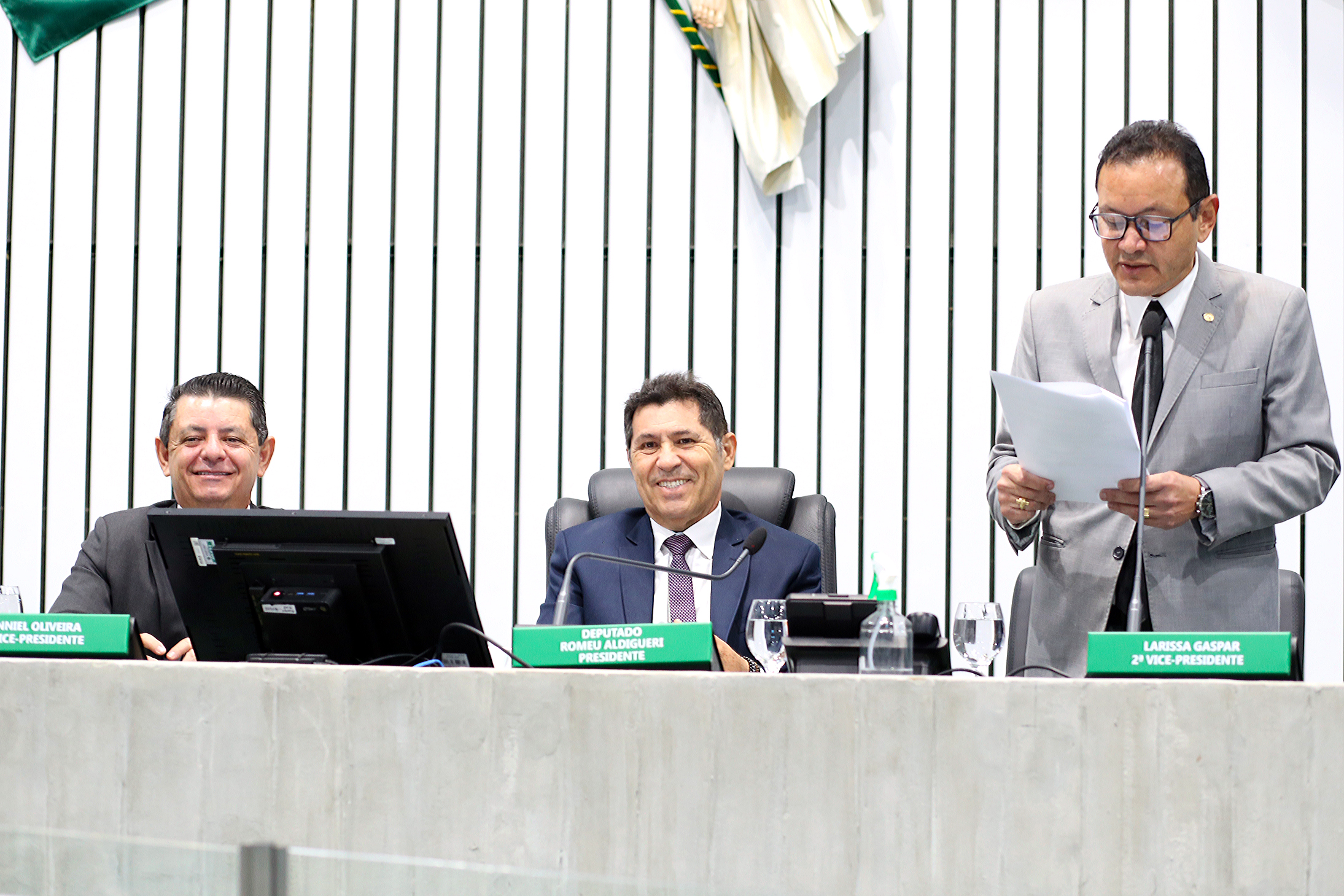 Leitura do expediente da sessão legislativa desta quinta-feira