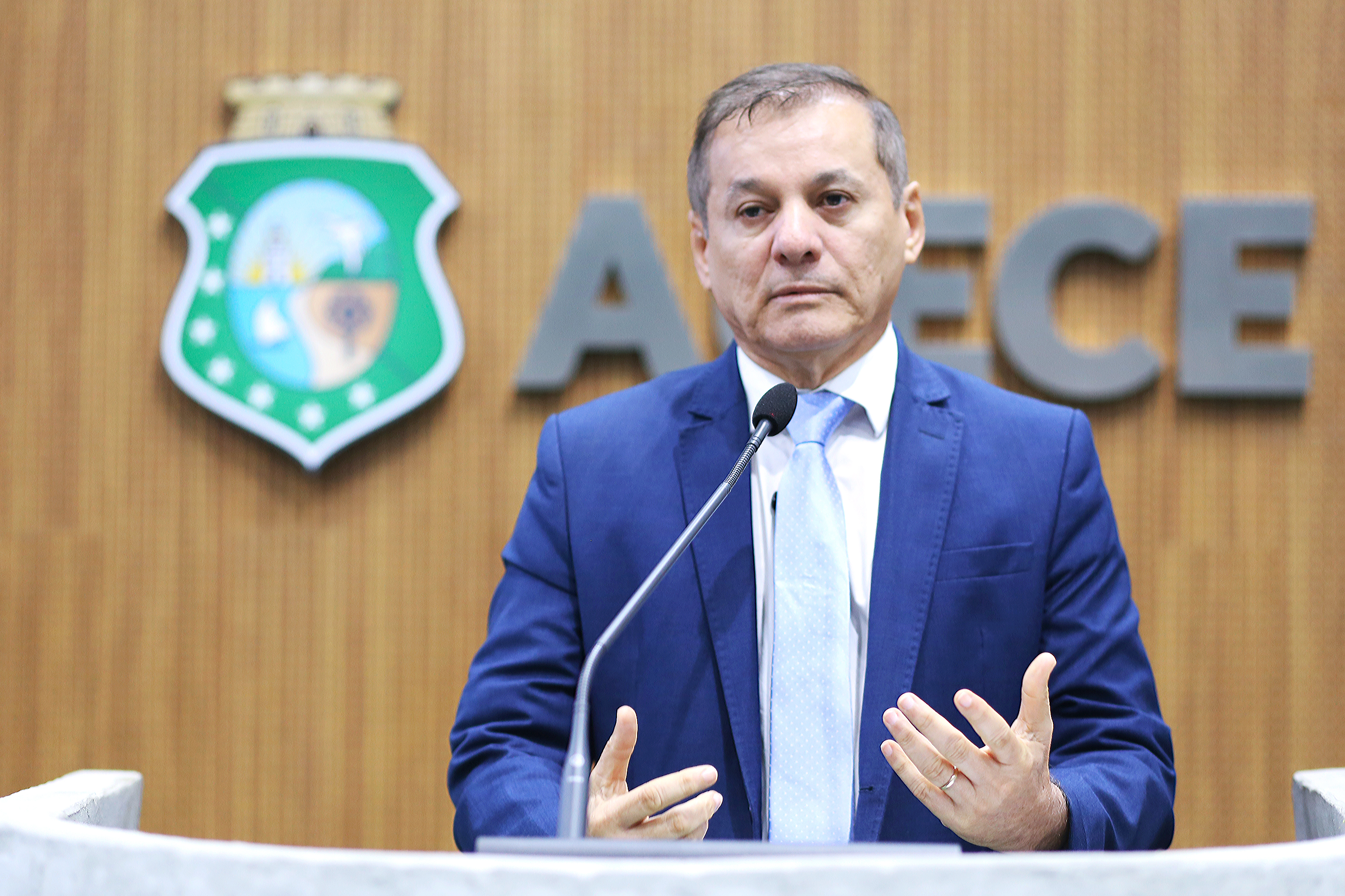 Deputado Firmo Camurça (União)