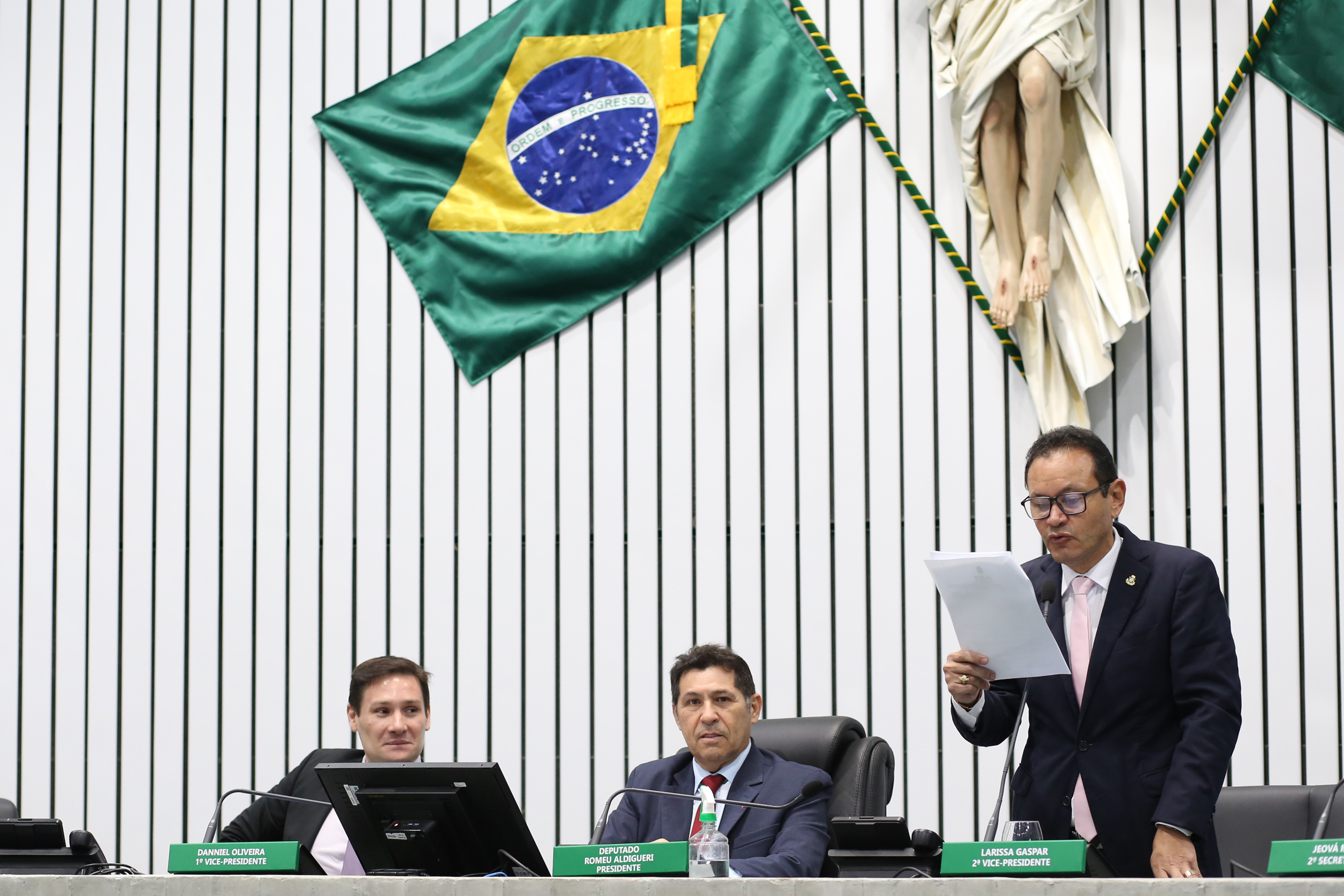 Projeto do Executivo que trata da promoção dos militares começa a tramitar na Alece